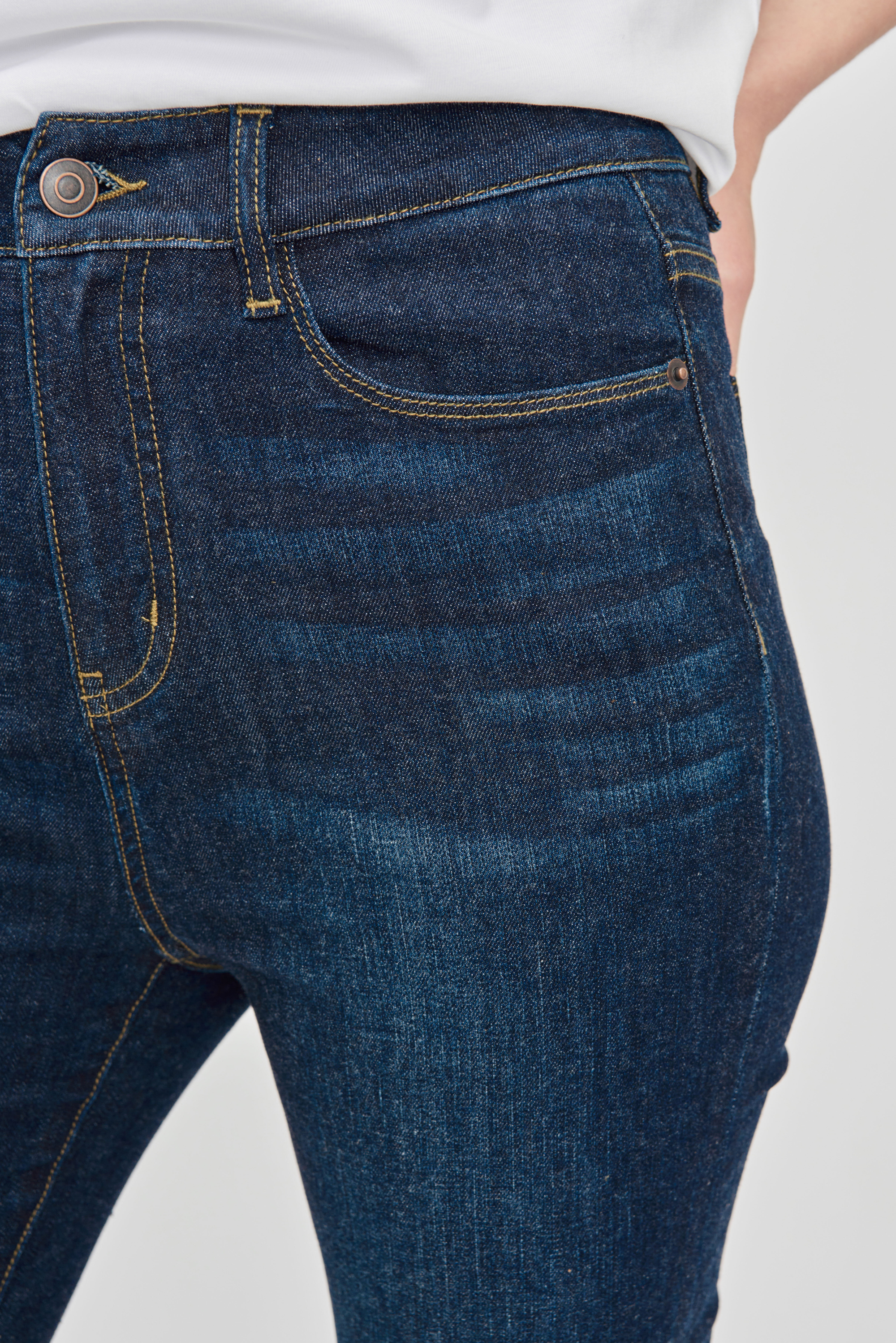 LENNY high-waited boot-cut jeans (Blue)