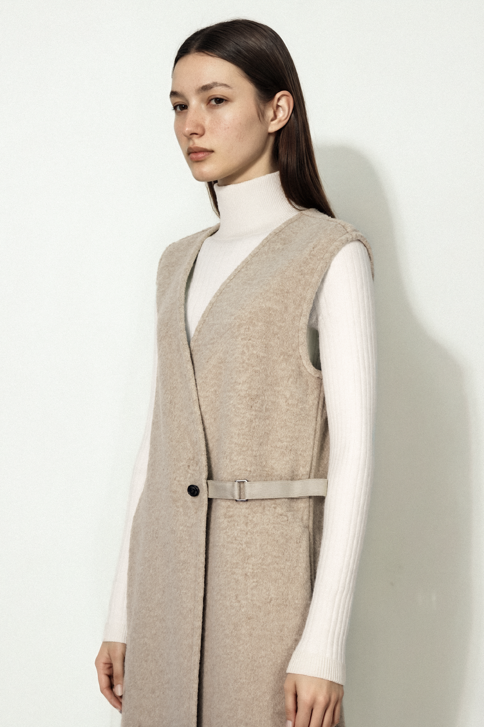 MAWI cashmere-blend long waistcoat (Beige)