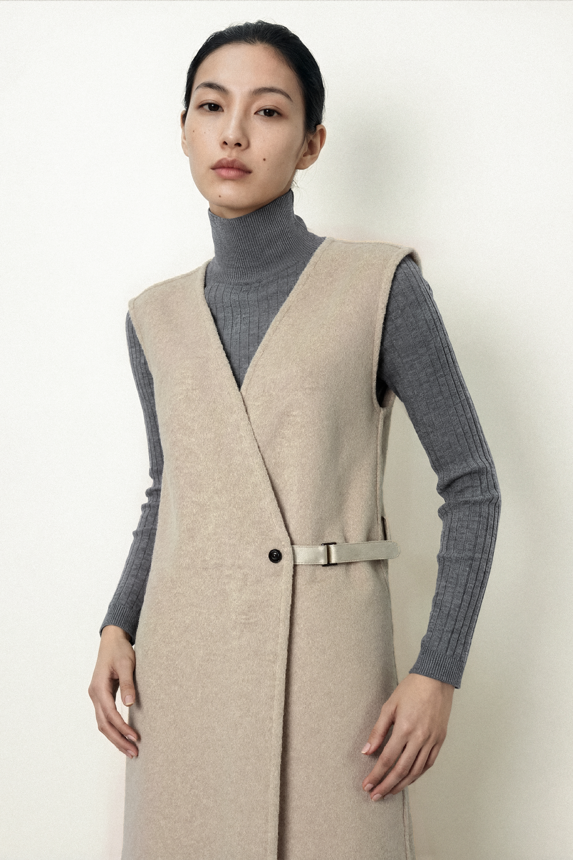 MAWI cashmere-blend long waistcoat (Beige)