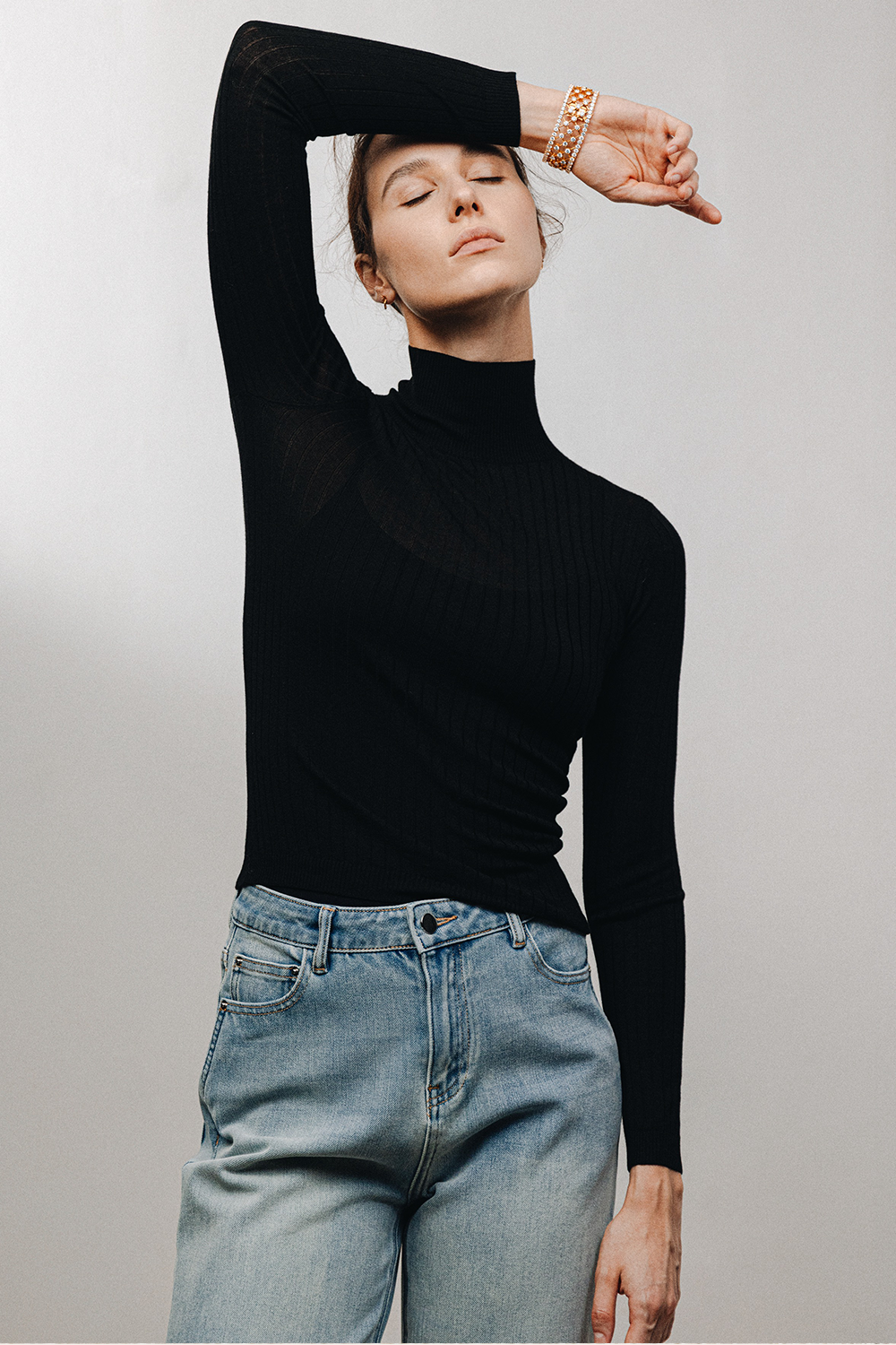 DILLY silk-blended wool sweater (Black)