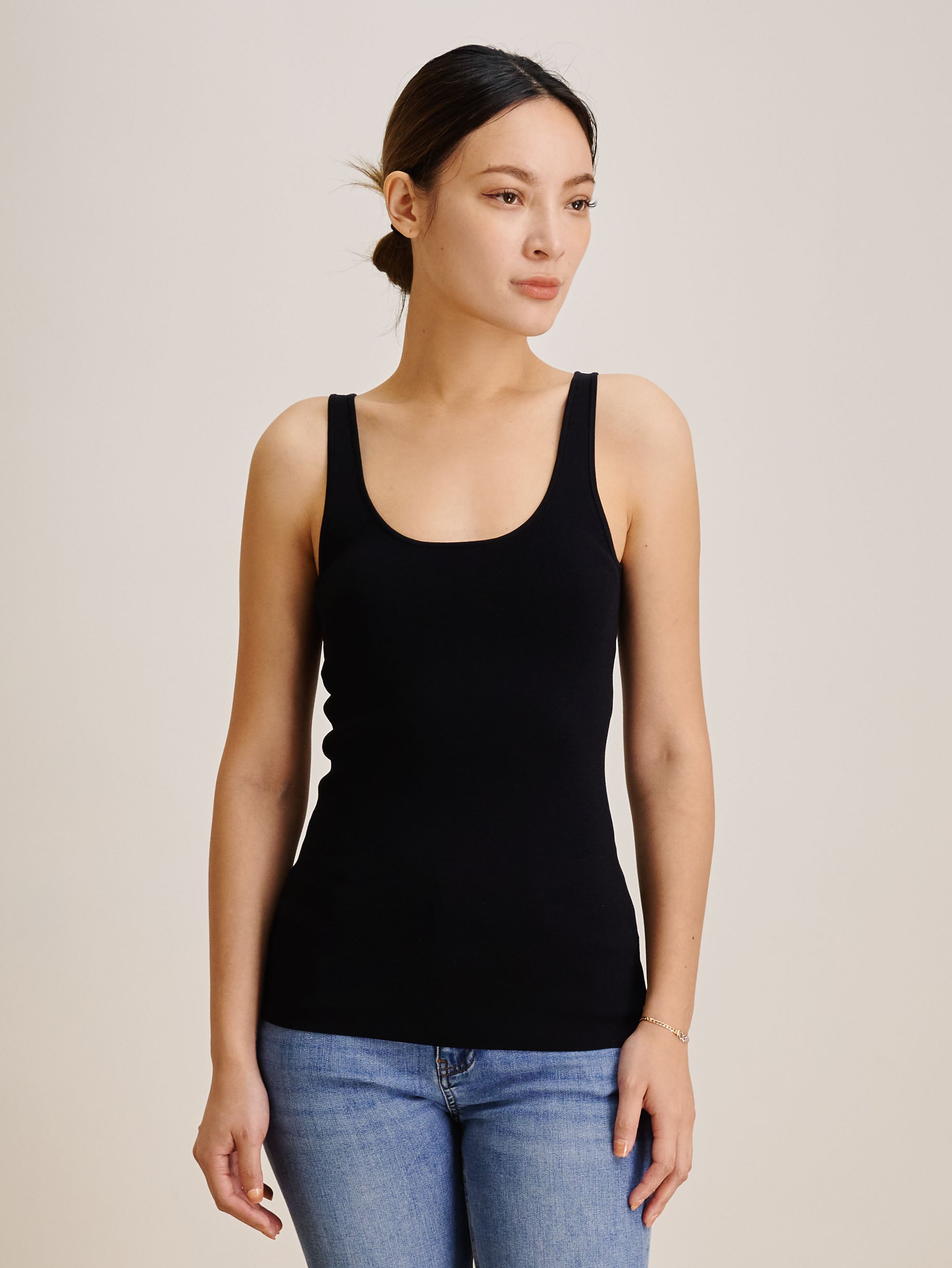 URDA nylon tank top (Black)