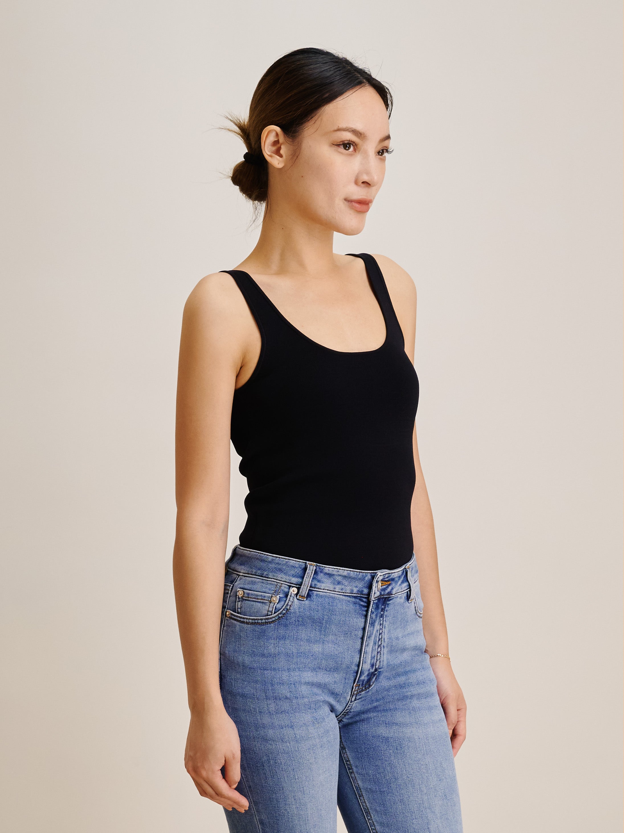 URDA nylon tank top (Black)