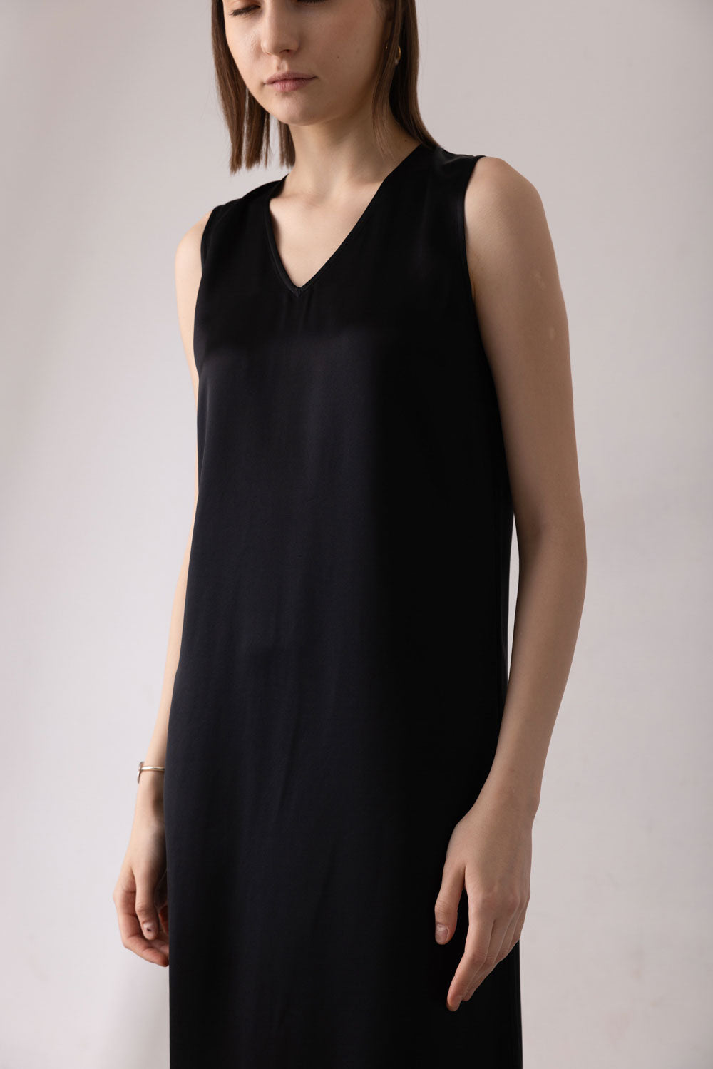 V-neck acetate dress (Black)