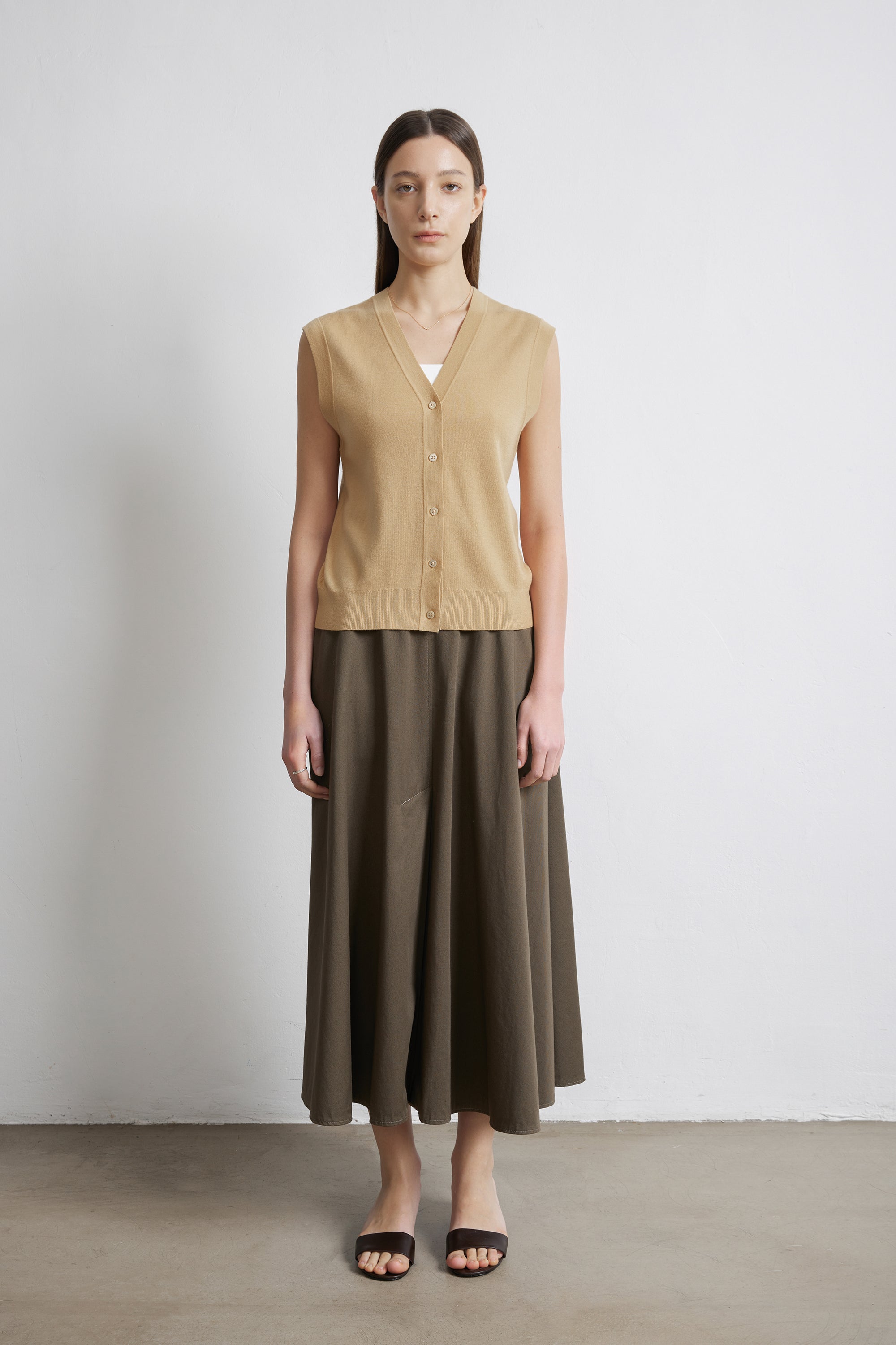 FAIRLADY wool vest (Khaki)