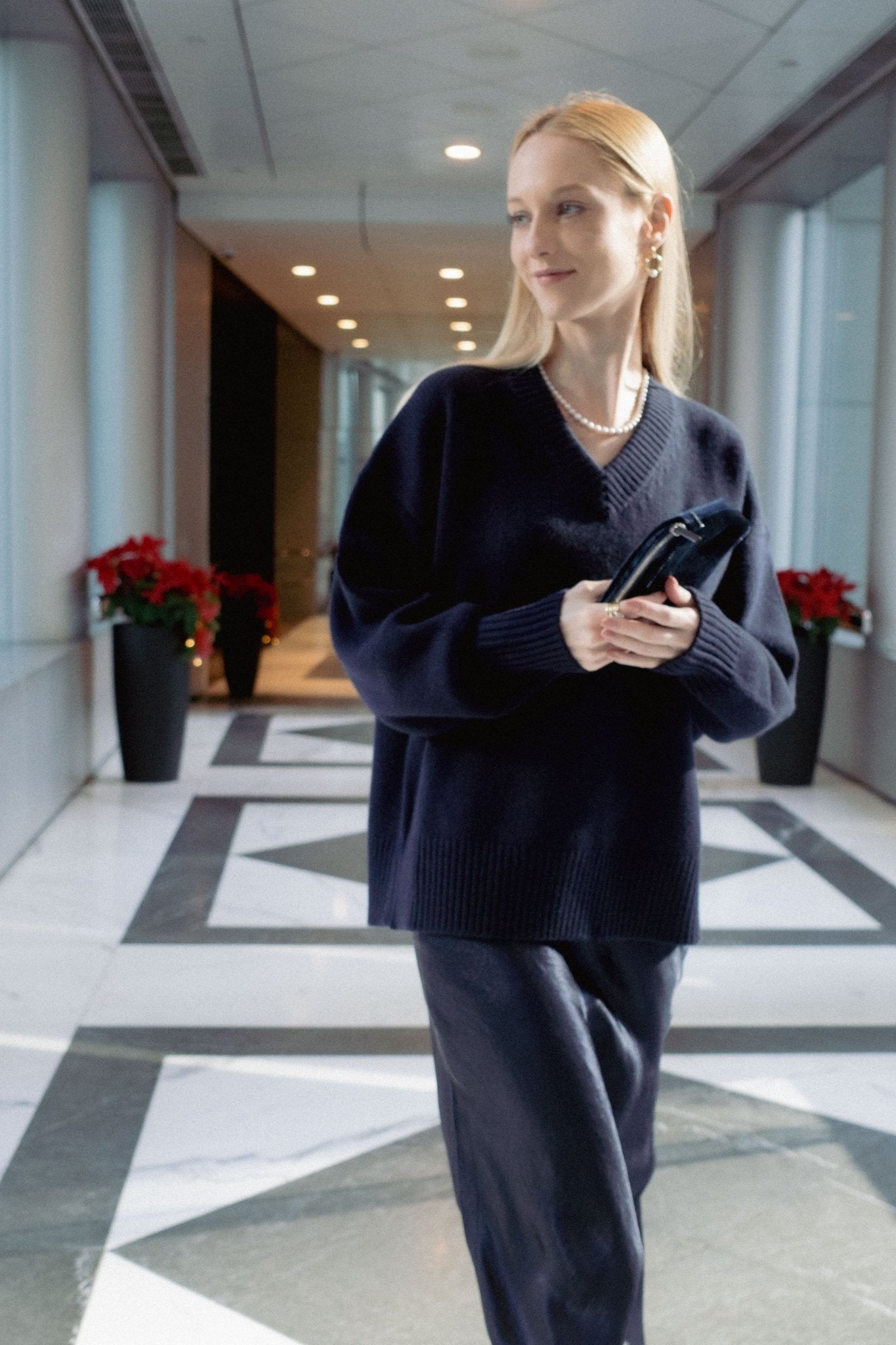 DAVION wool sweater (Navy) - STELLAM