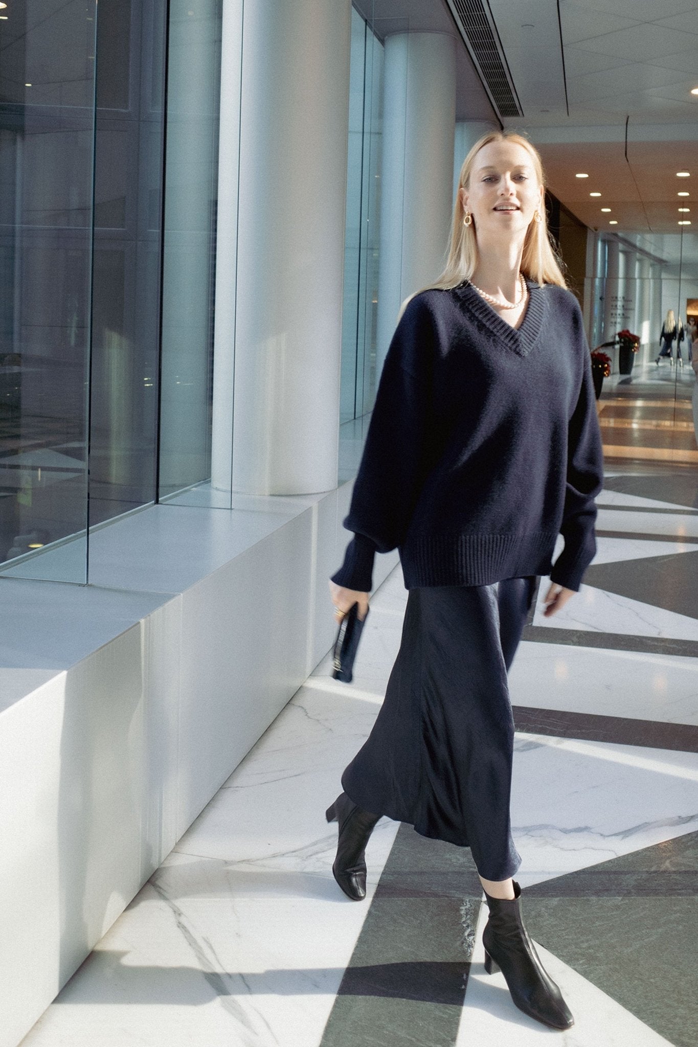 DAVION wool sweater (Navy) - STELLAM
