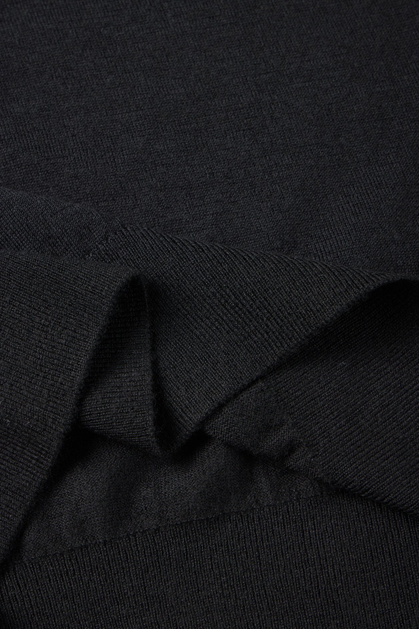 DIAMOND silk-blended sweater (Black) - STELLAM