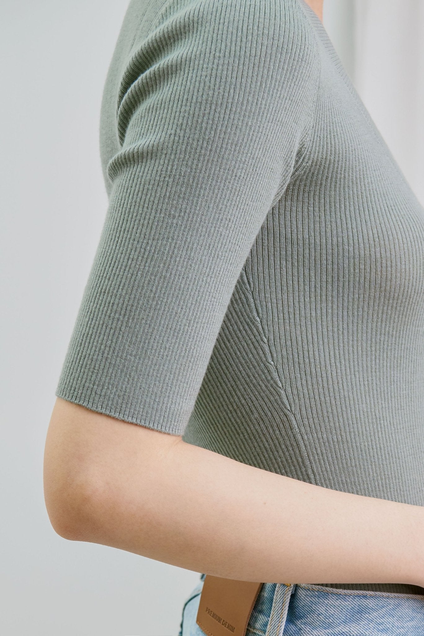 EVA crew mid-sleeve pullover (Avocado) - STELLAM
