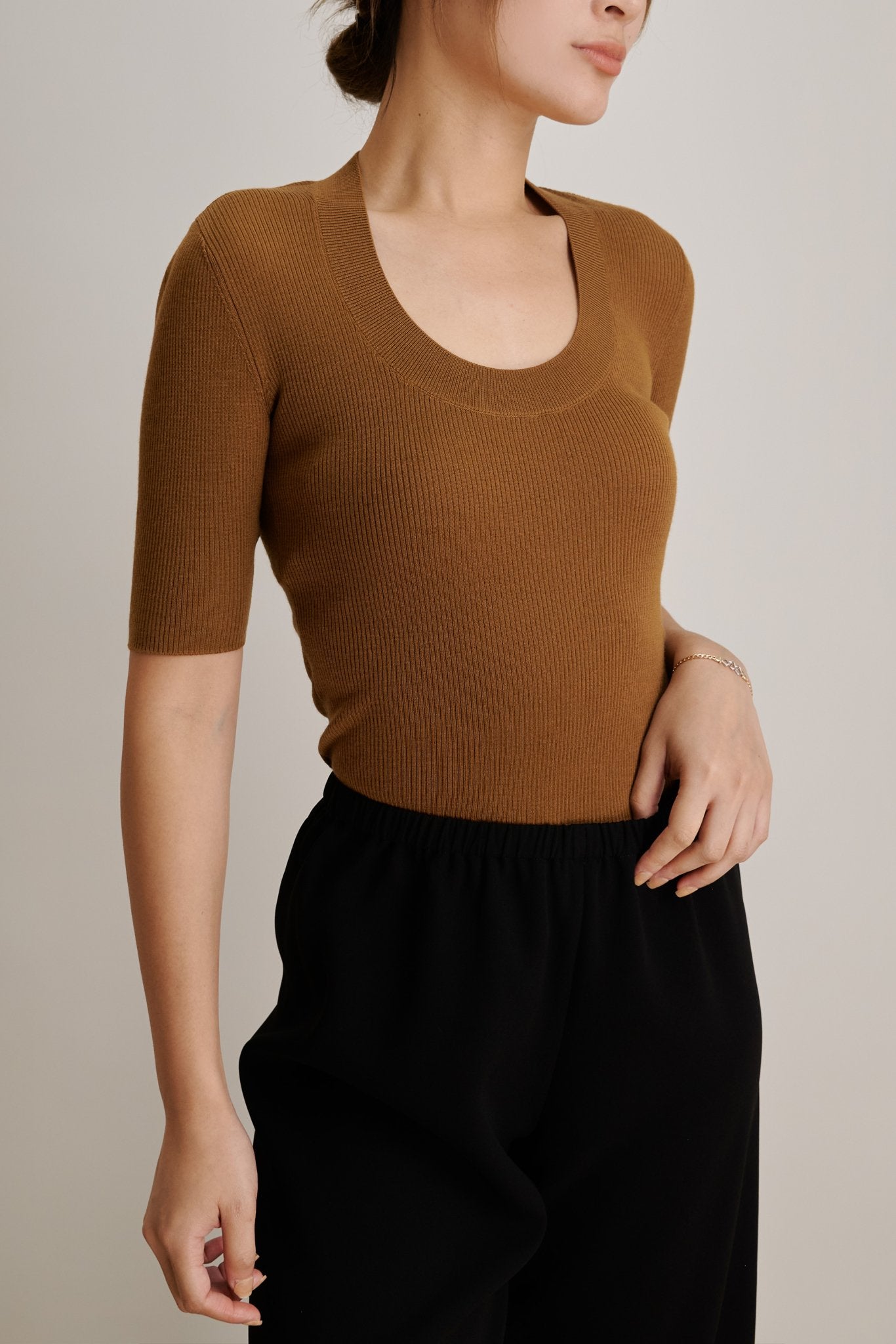 EVA crew mid-sleeve pullover (Brown) - STELLAM