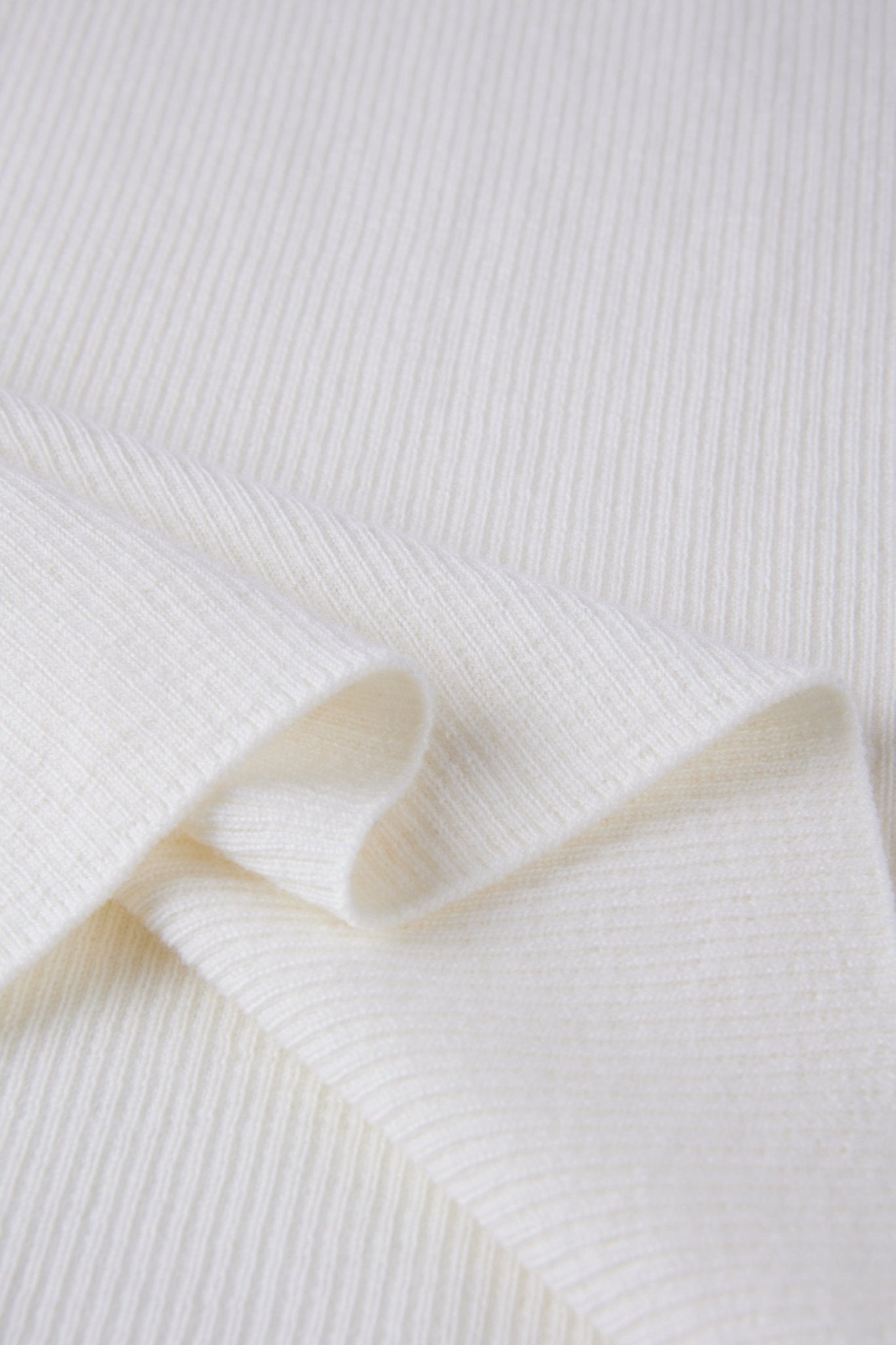 EVA crew mid-sleeve pullover (Milk) - STELLAM