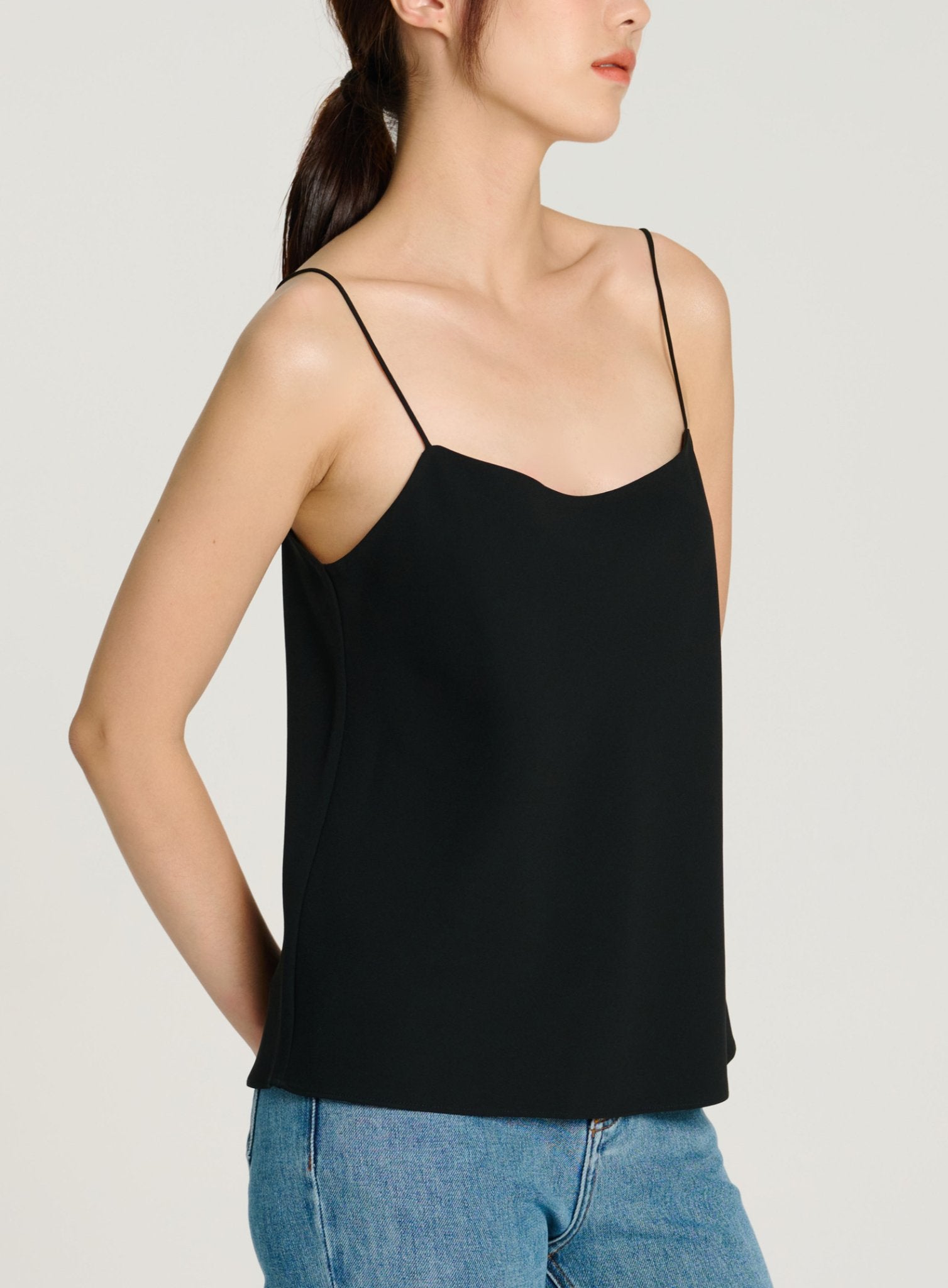 GINS naia camisole (Black) - STELLAM