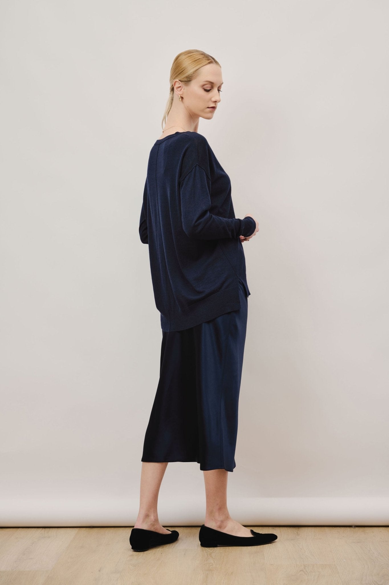 GLITTER B Mid-night midi skirt (Navy) - STELLAM