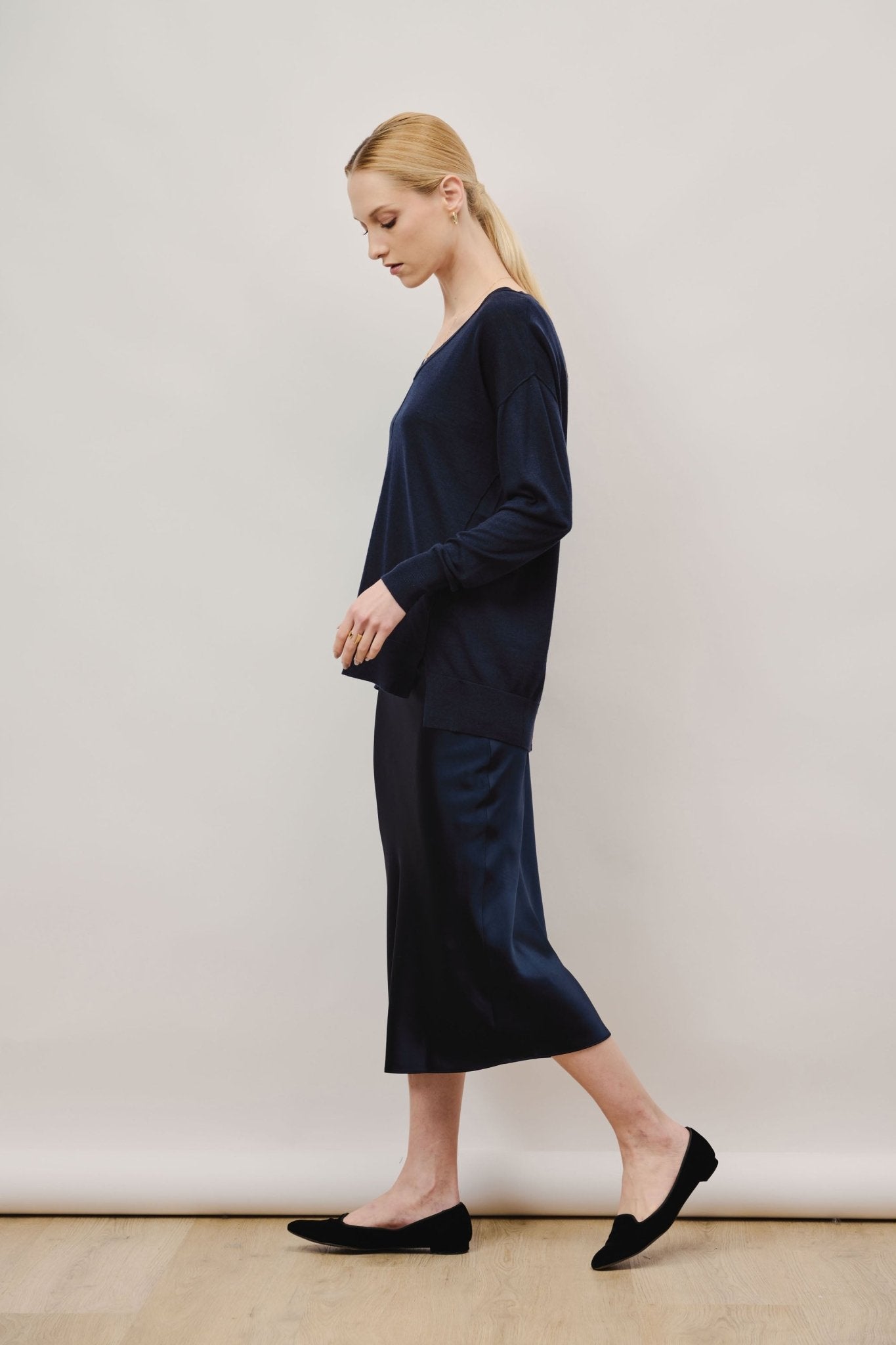 GLITTER B Mid-night midi skirt (Navy) - STELLAM