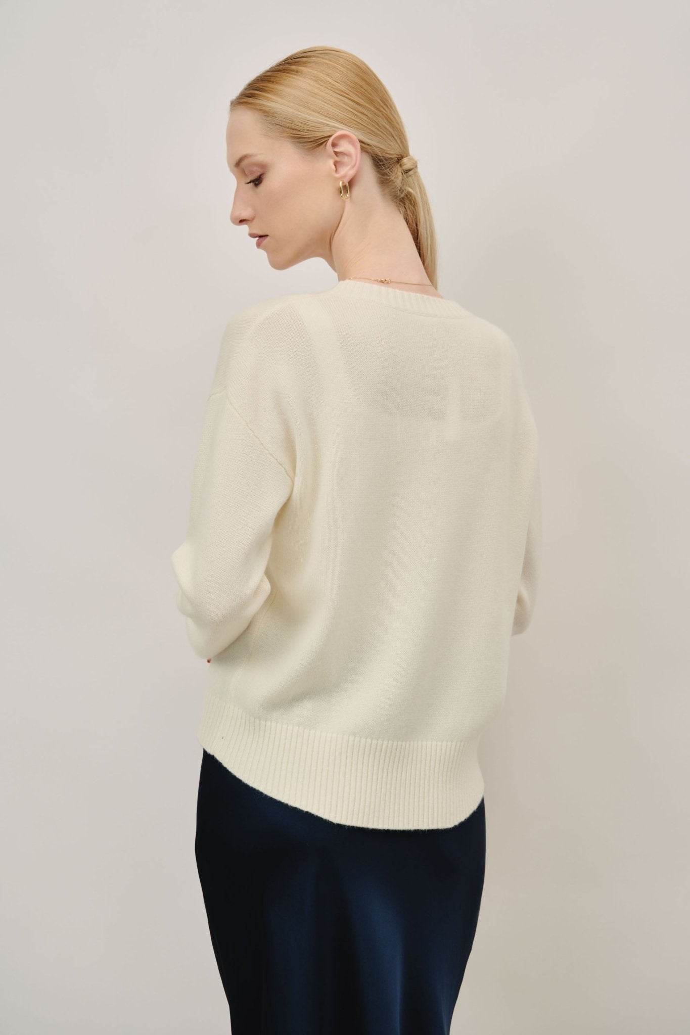 ISABEL cashmere-blended crew neck sweater (Milk) - STELLAM