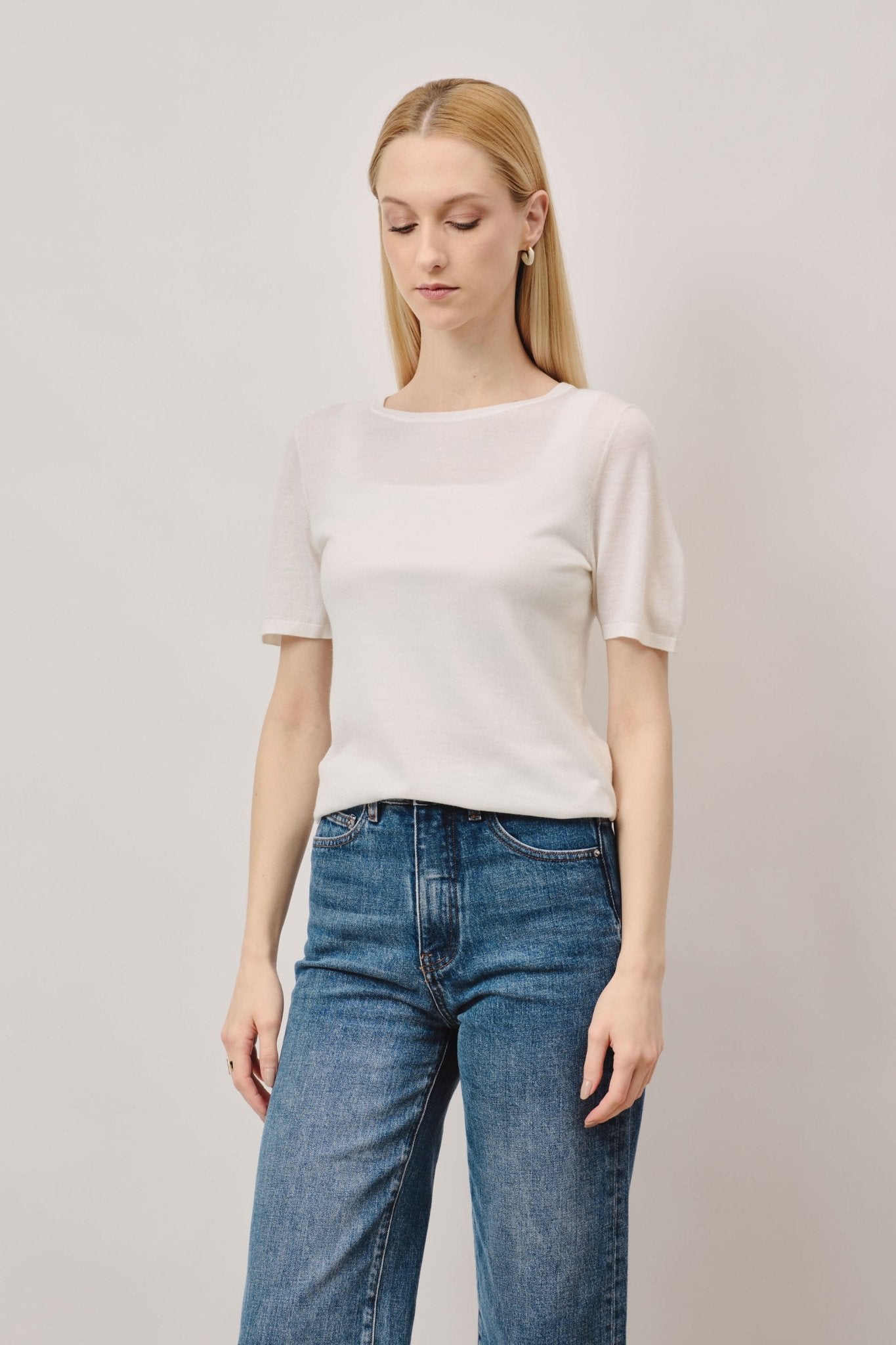 LILY tec shortsleeves top (White) - STELLAM