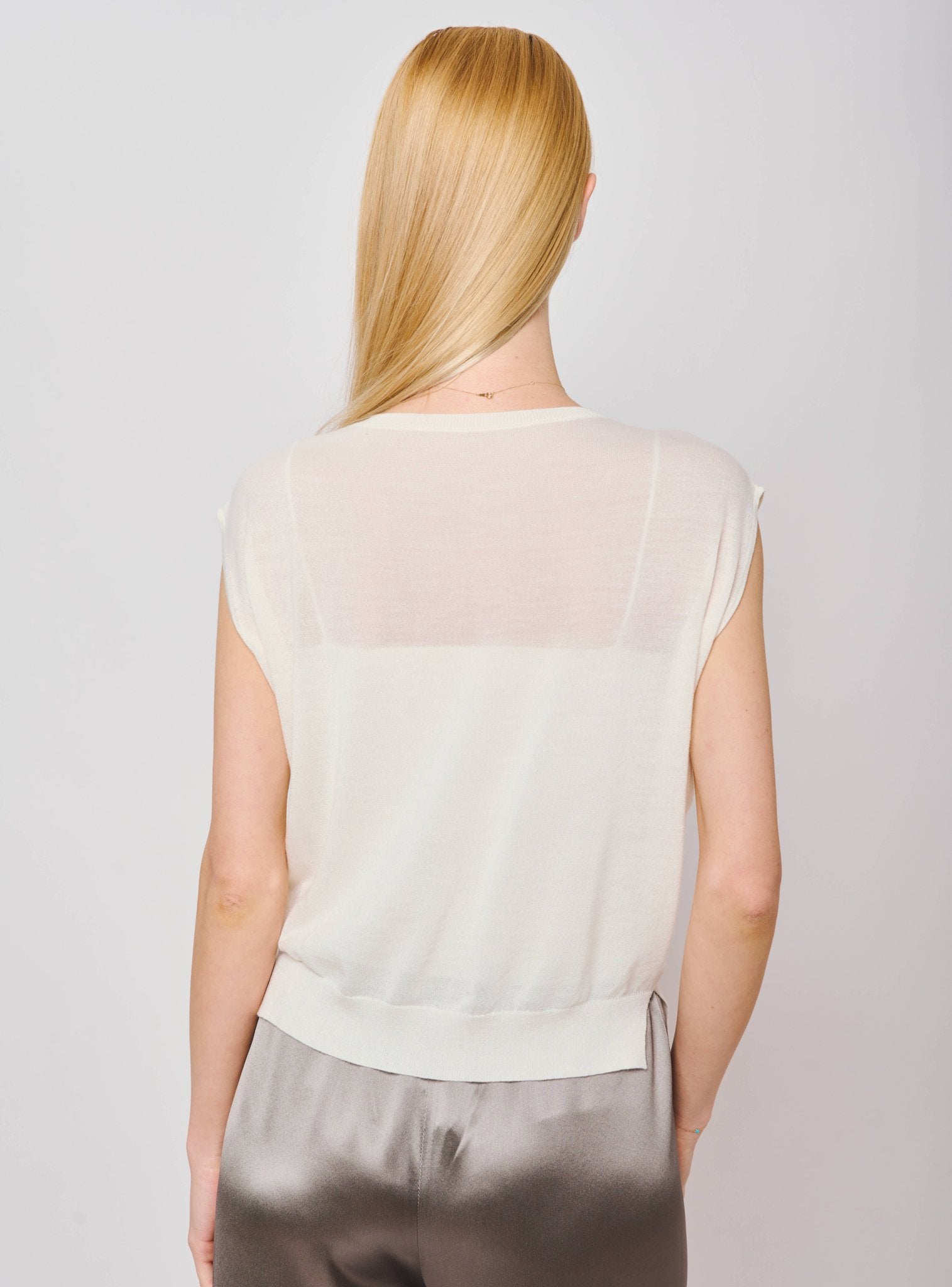 LUCY silk-blended top (White) - STELLAM