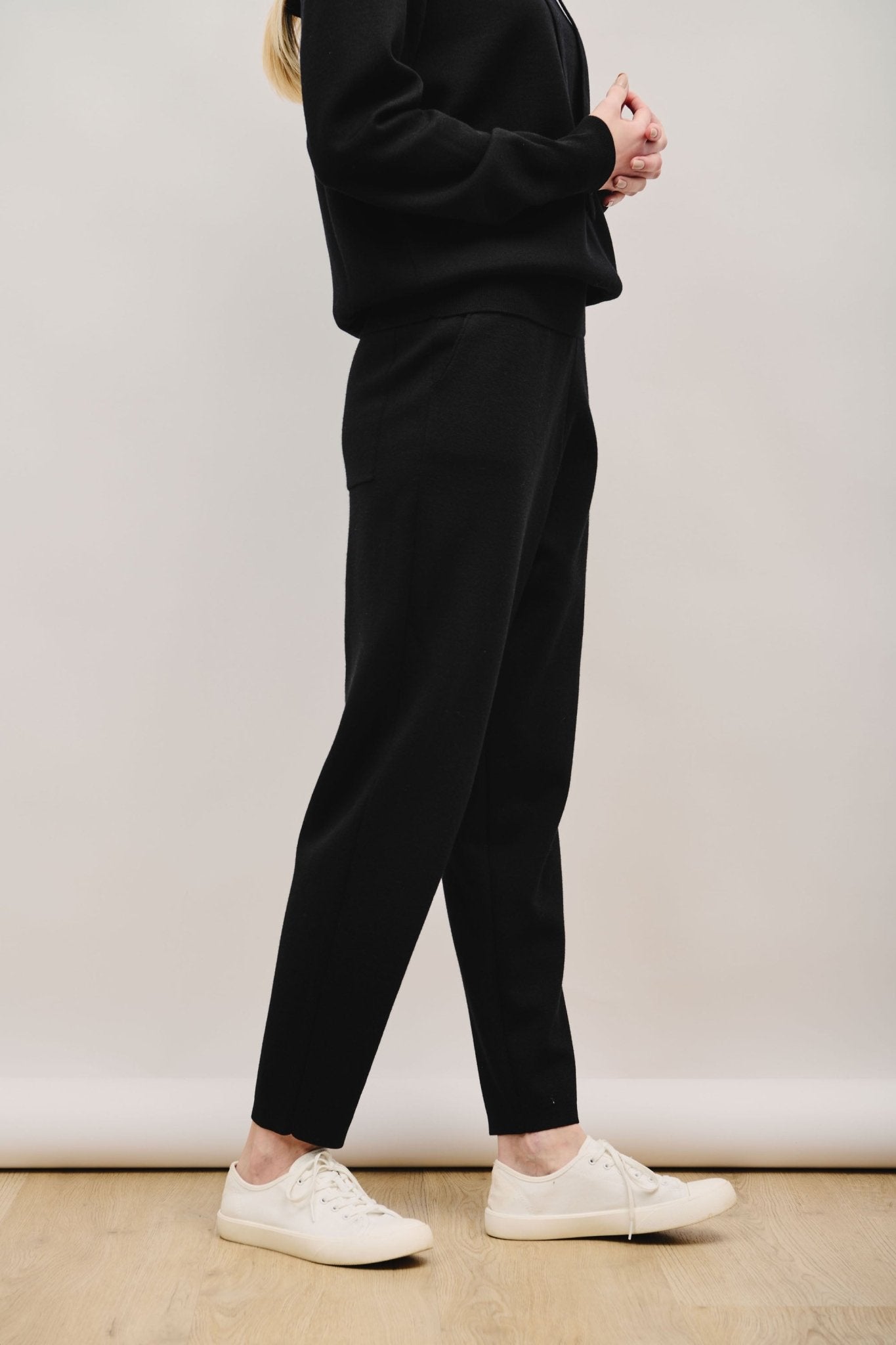 NELLO wool trackpants (Black) - STELLAM