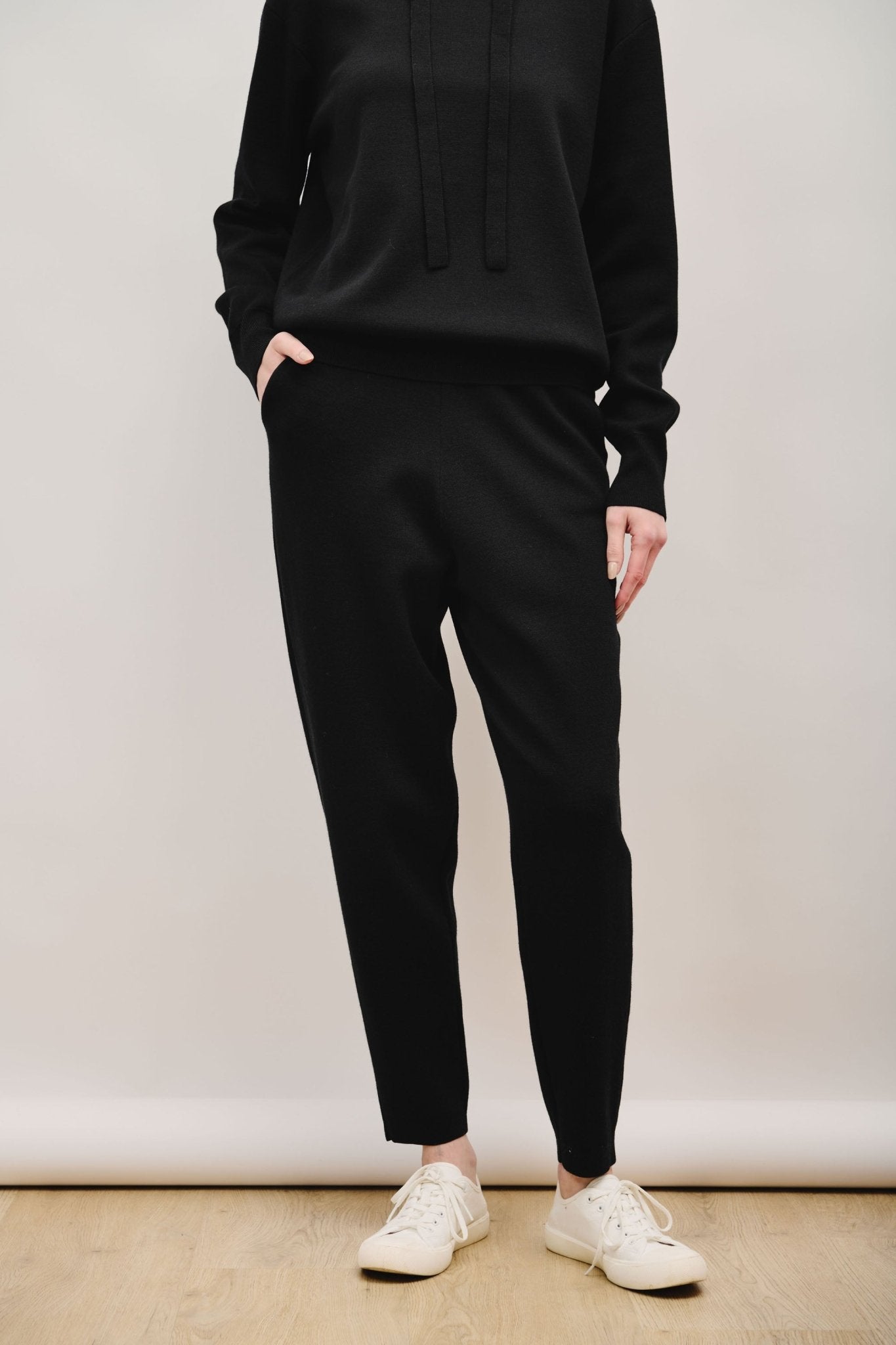 NELLO wool trackpants (Black) - STELLAM