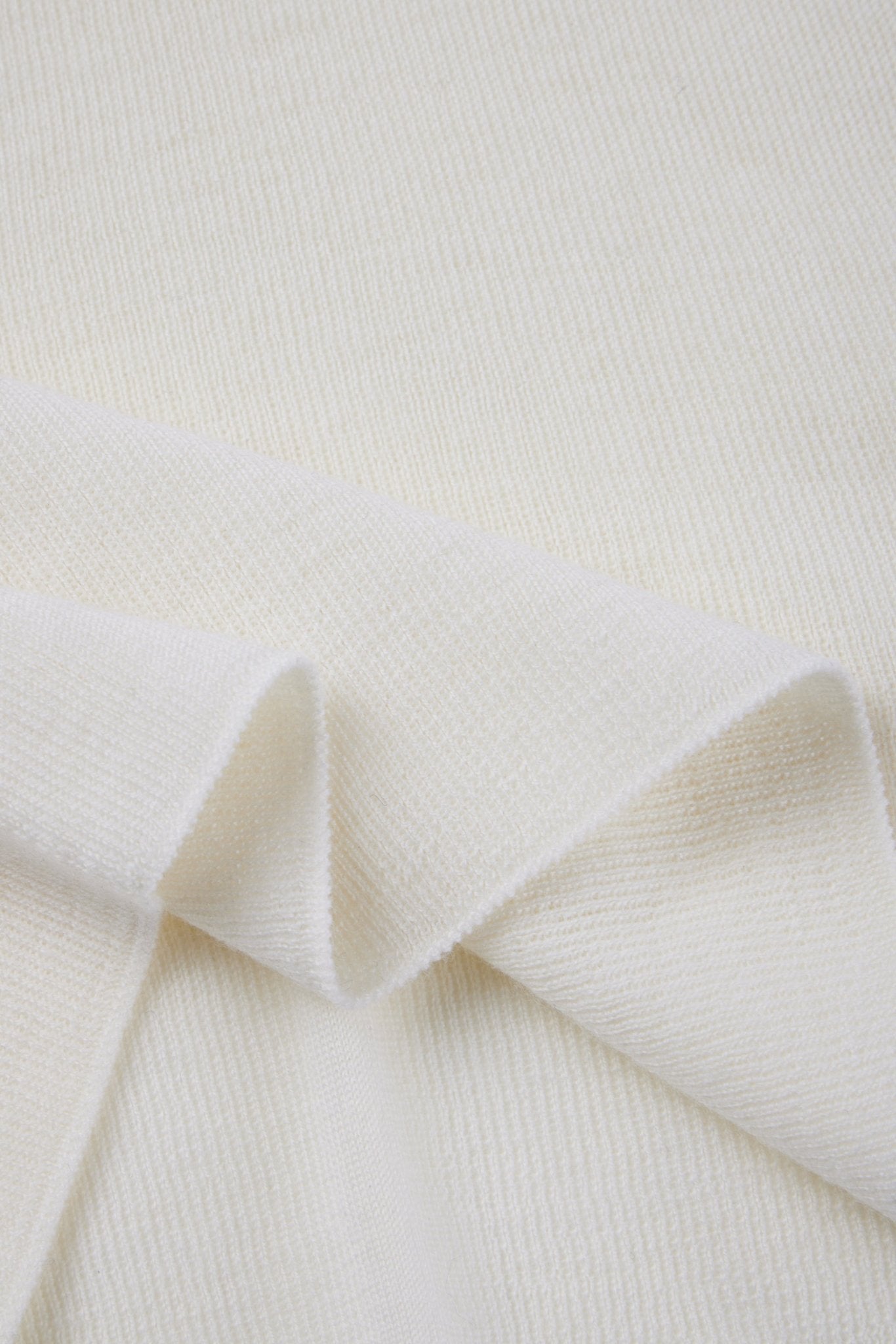 ROSE seamless turtleneck 120'S wool sweater (White) - STELLAM