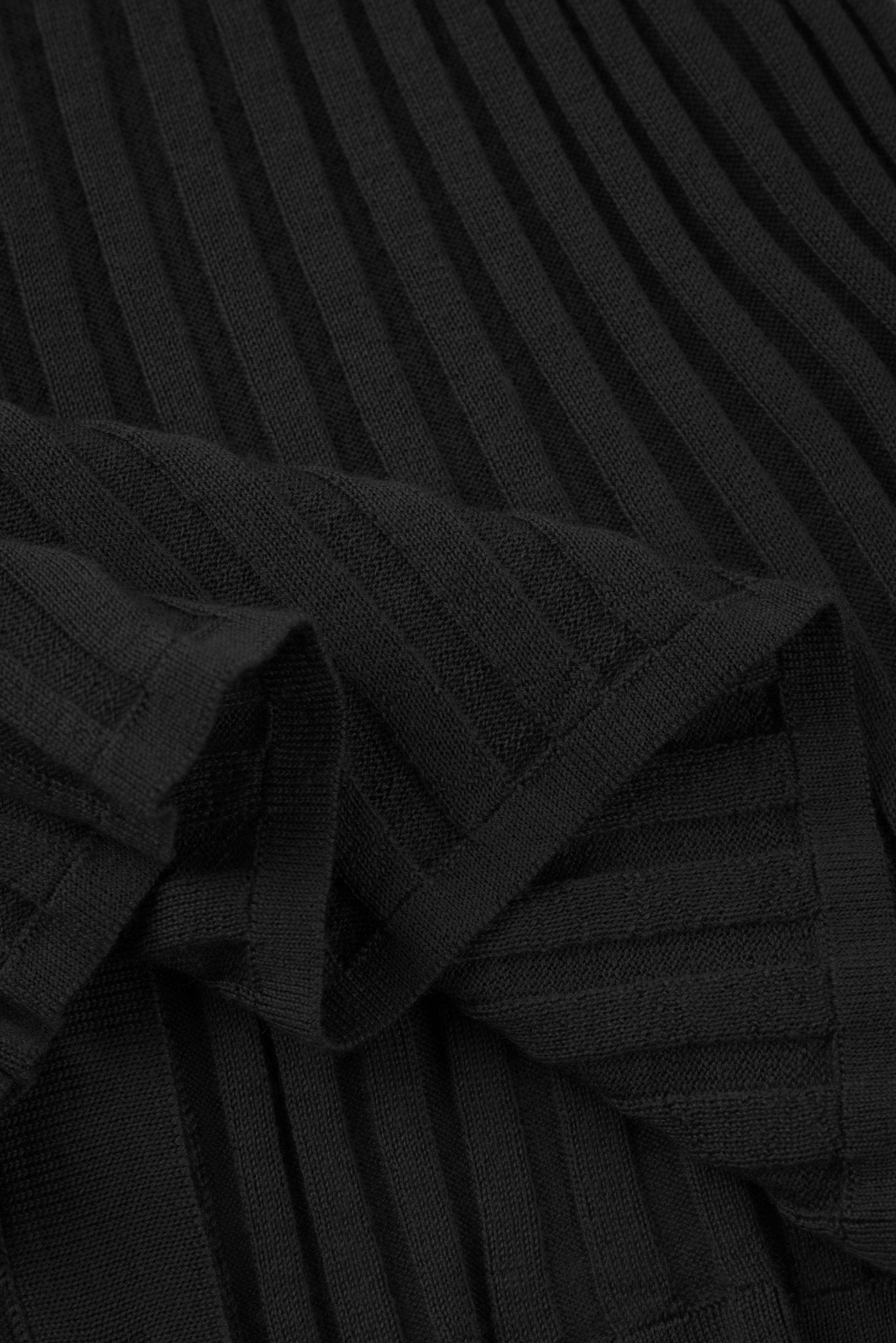 SUSAN slim-fit cardigan (Black) - STELLAM