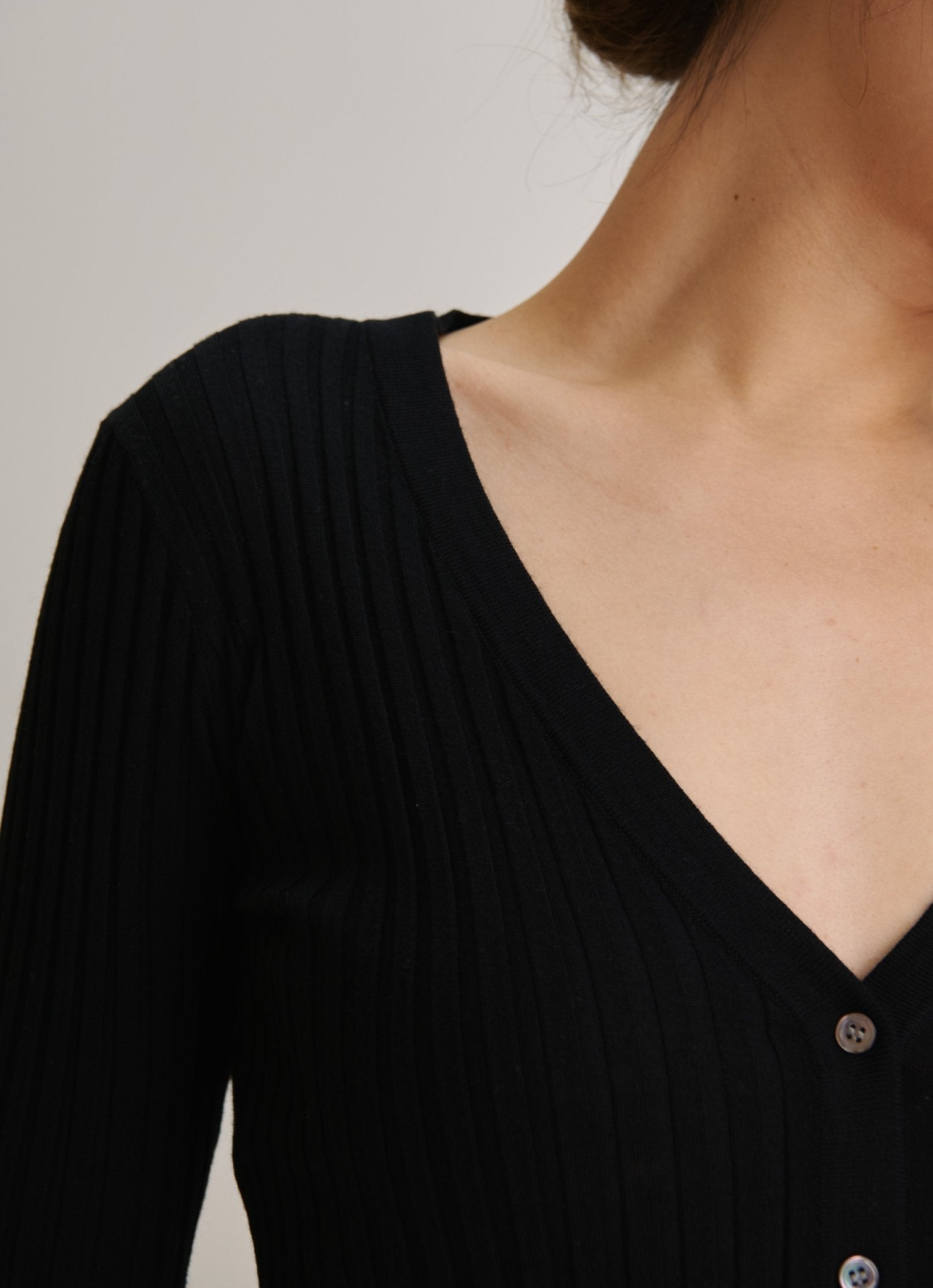 SUSAN slim-fit cardigan (Black) - STELLAM