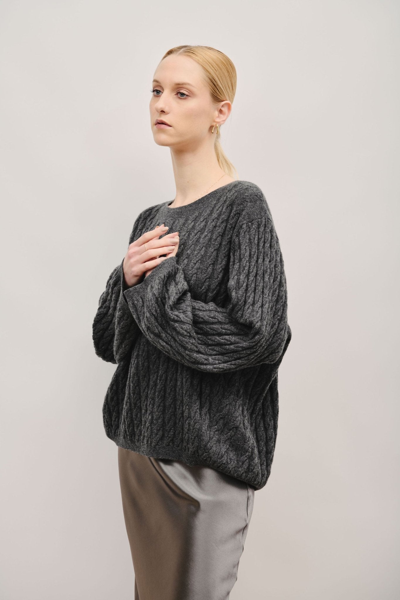 TATA cashmere cable-knit sweater (Dark grey) - STELLAM