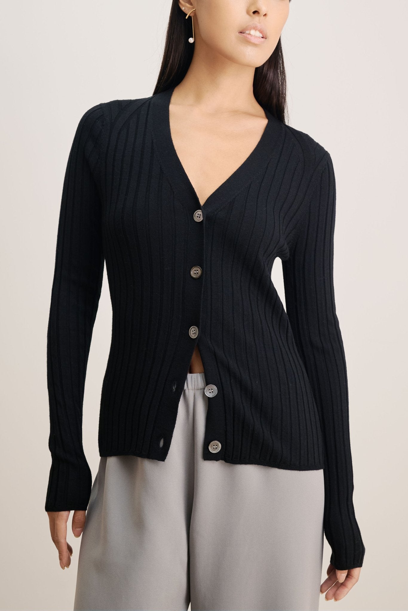 WENDY merino wool slim-fit cardigan (Black) - STELLAM