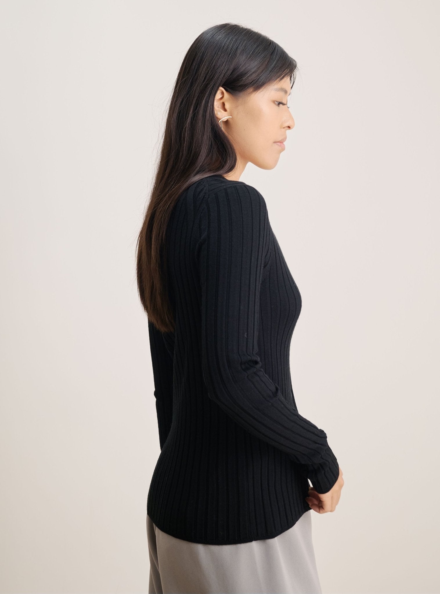 WENDY merino wool slim-fit cardigan (Black) - STELLAM