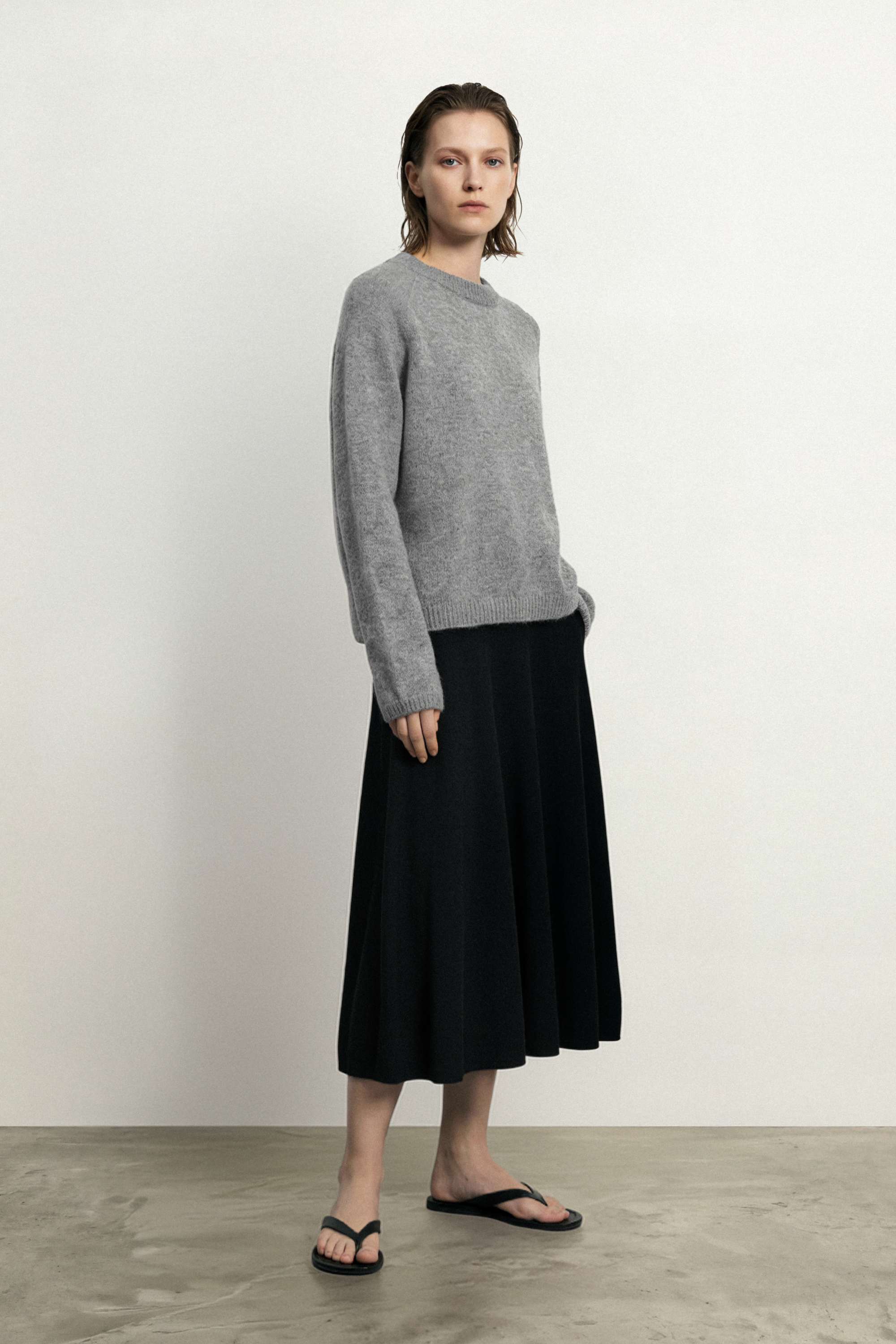 AIR-CASHMERE 毛衣（灰色）