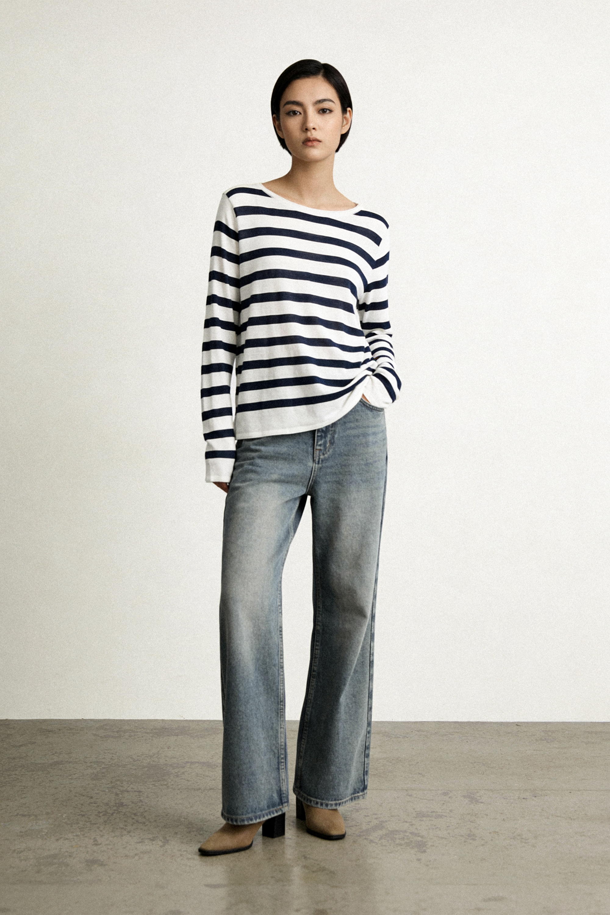 EDITH oversized merino wool pullover (Navy)