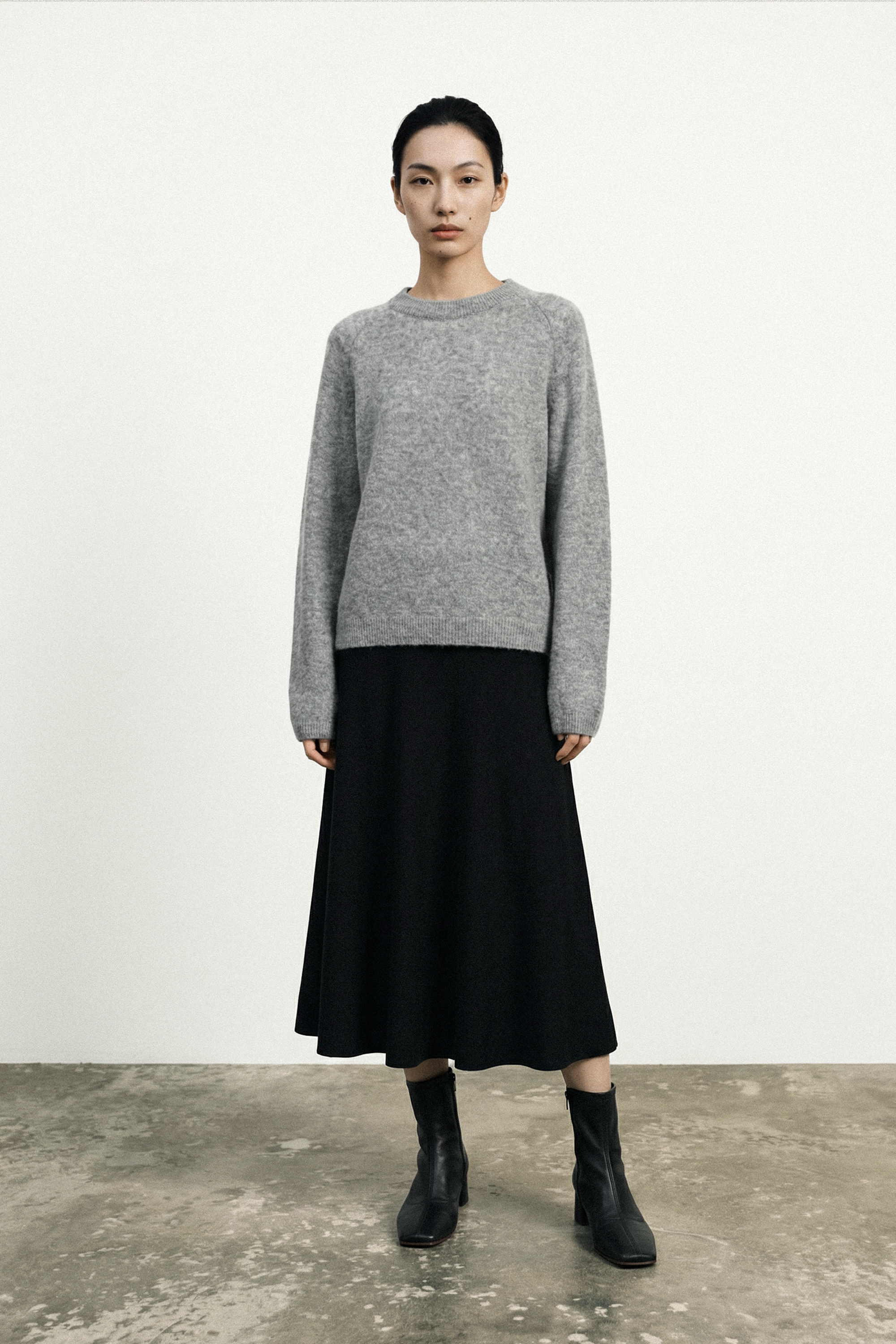 LAMA 絲質混紡中長半身裙（黑色）