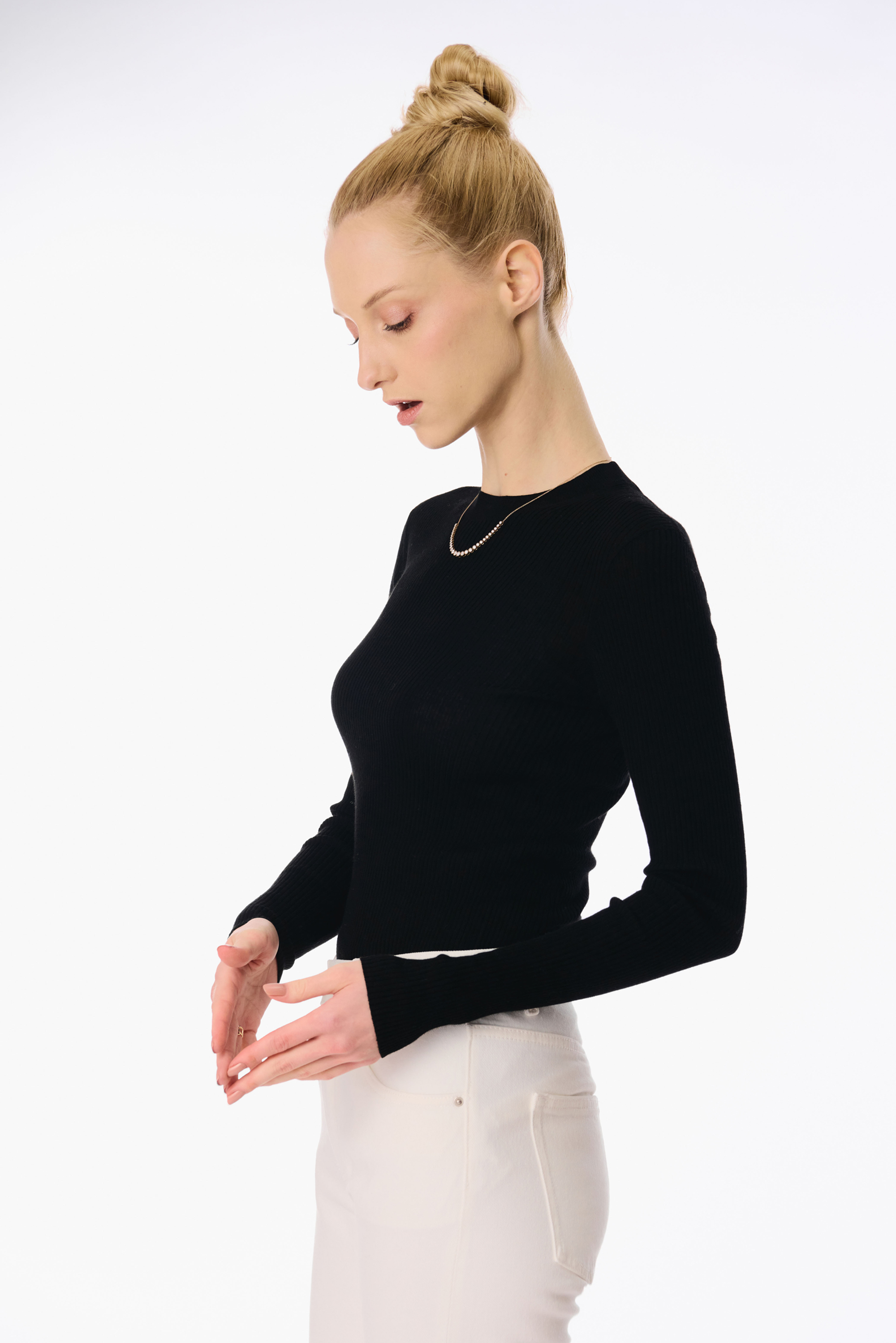 CINDY superfine knit crew top (Black)