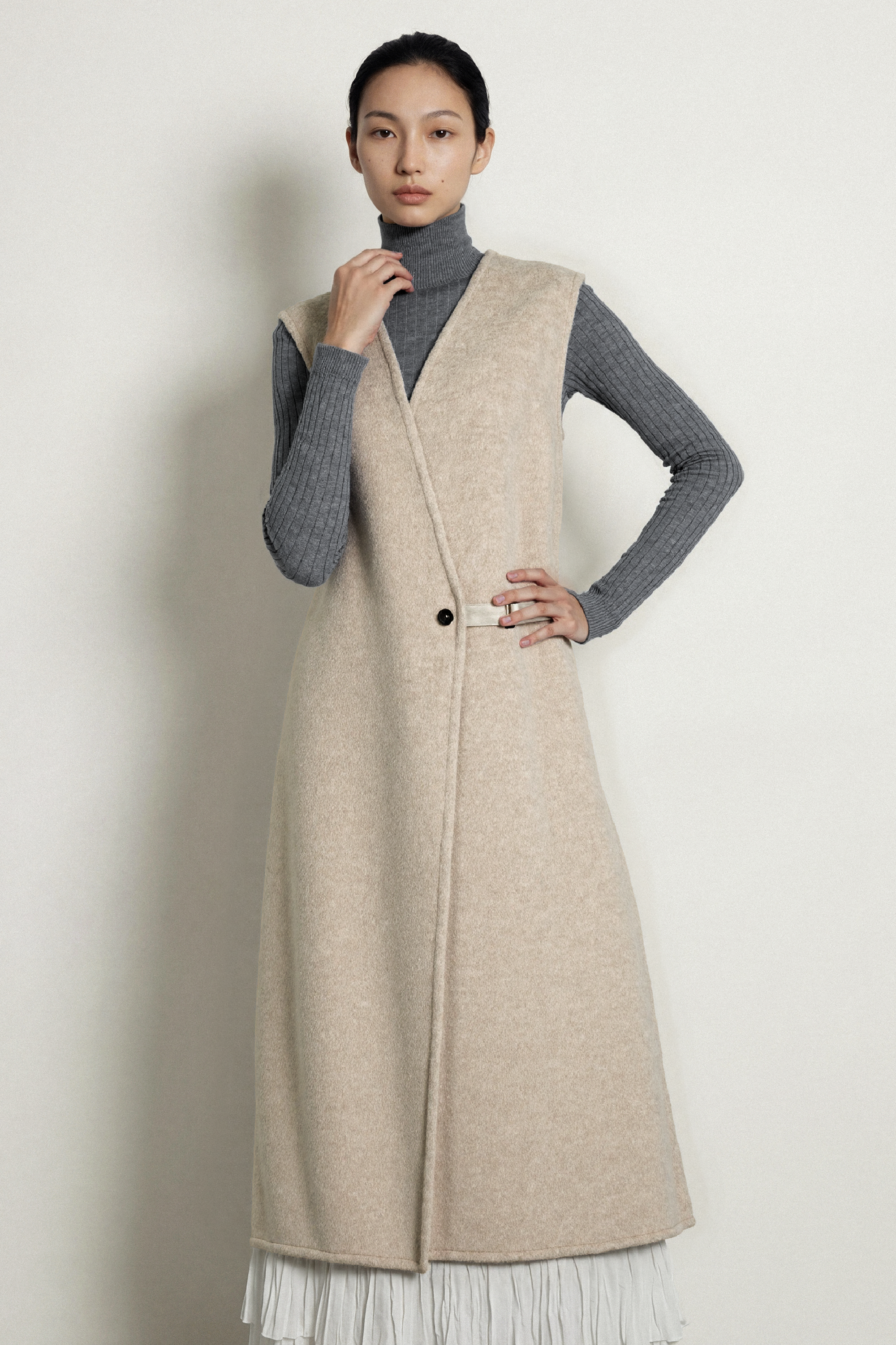 MAWI cashmere-blend long waistcoat (Beige)