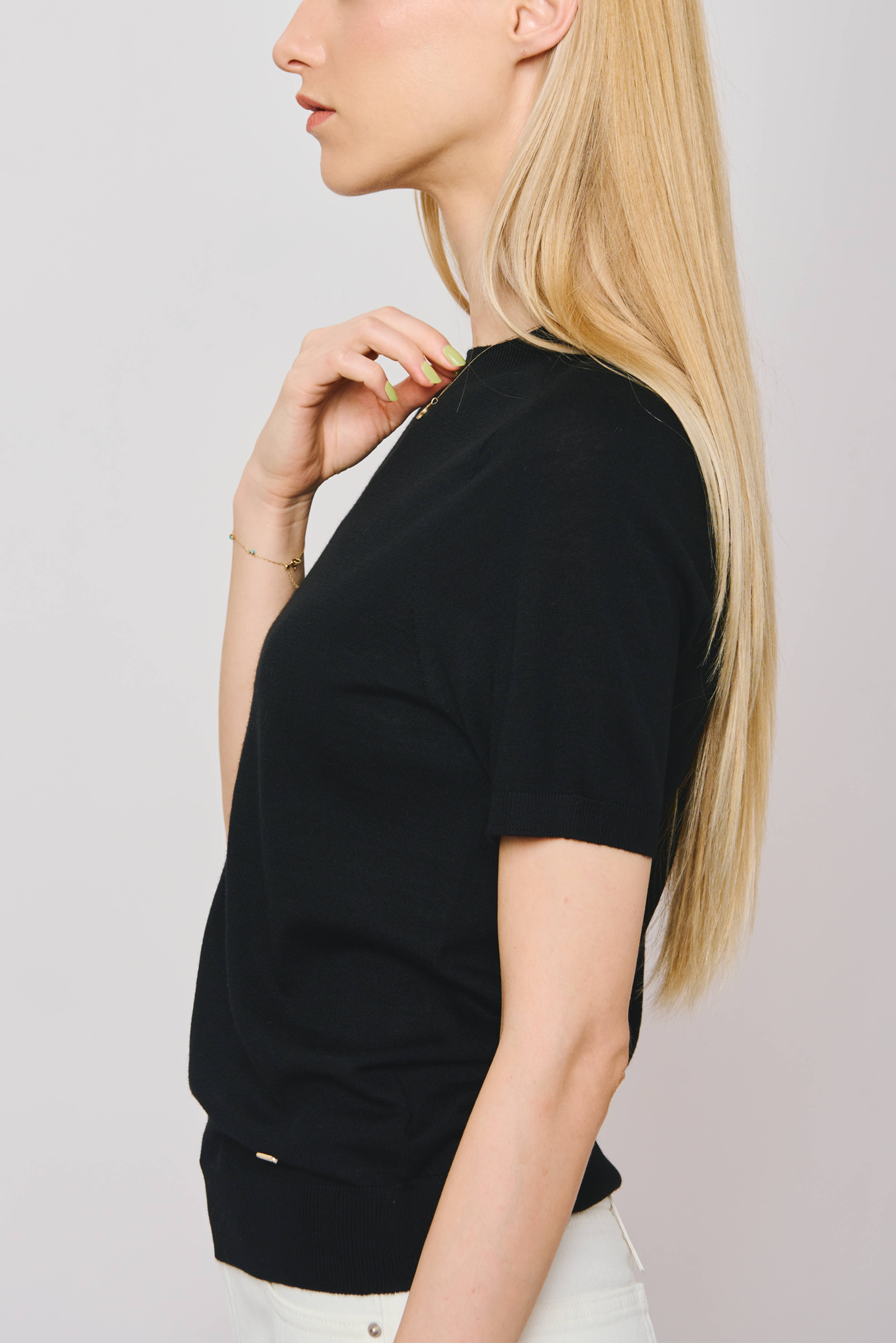 MAYA superfine merino wool top  (Black)