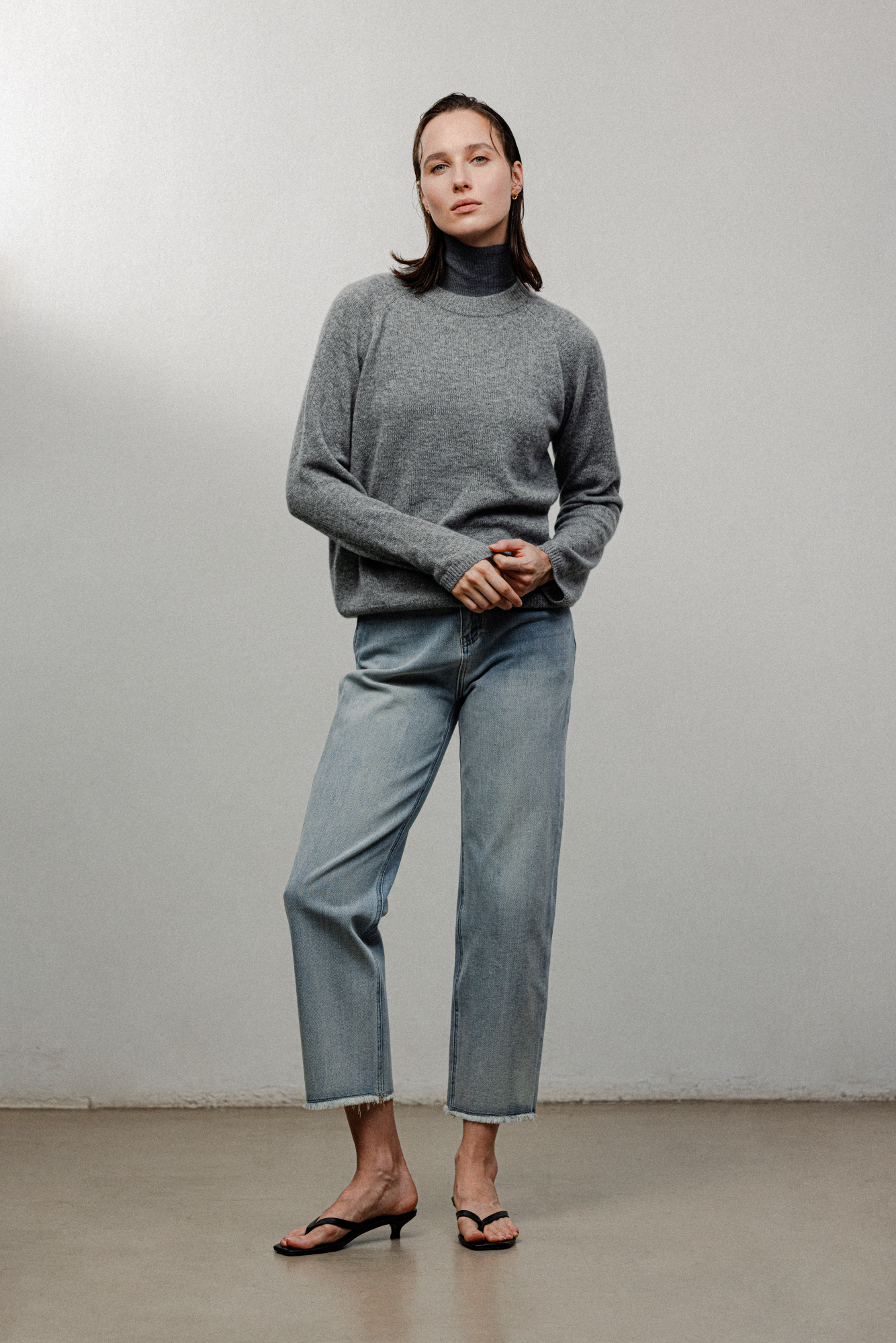 AIR-CASHMERE sweater (Grey)