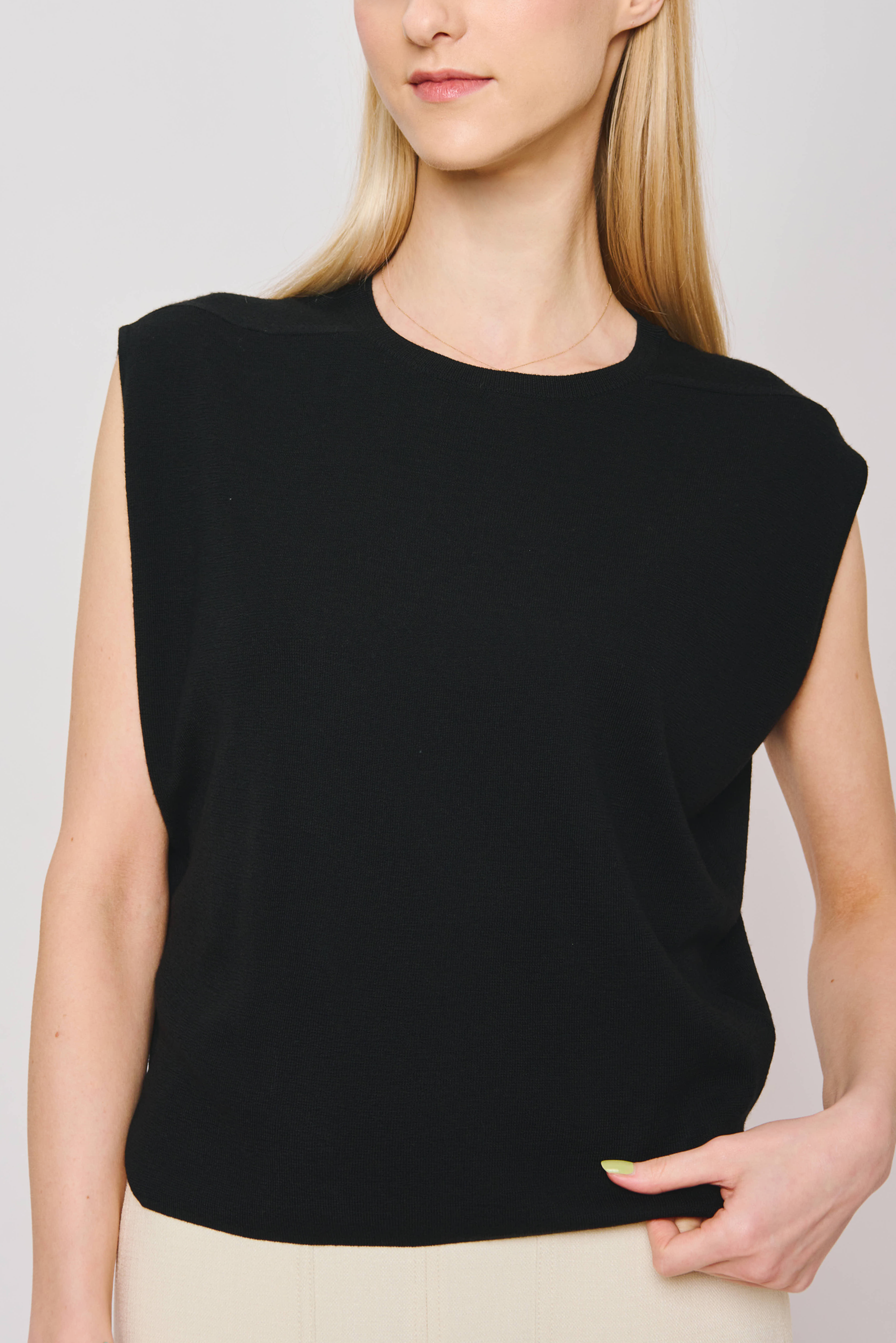 LUCY silk-blended top (Black)