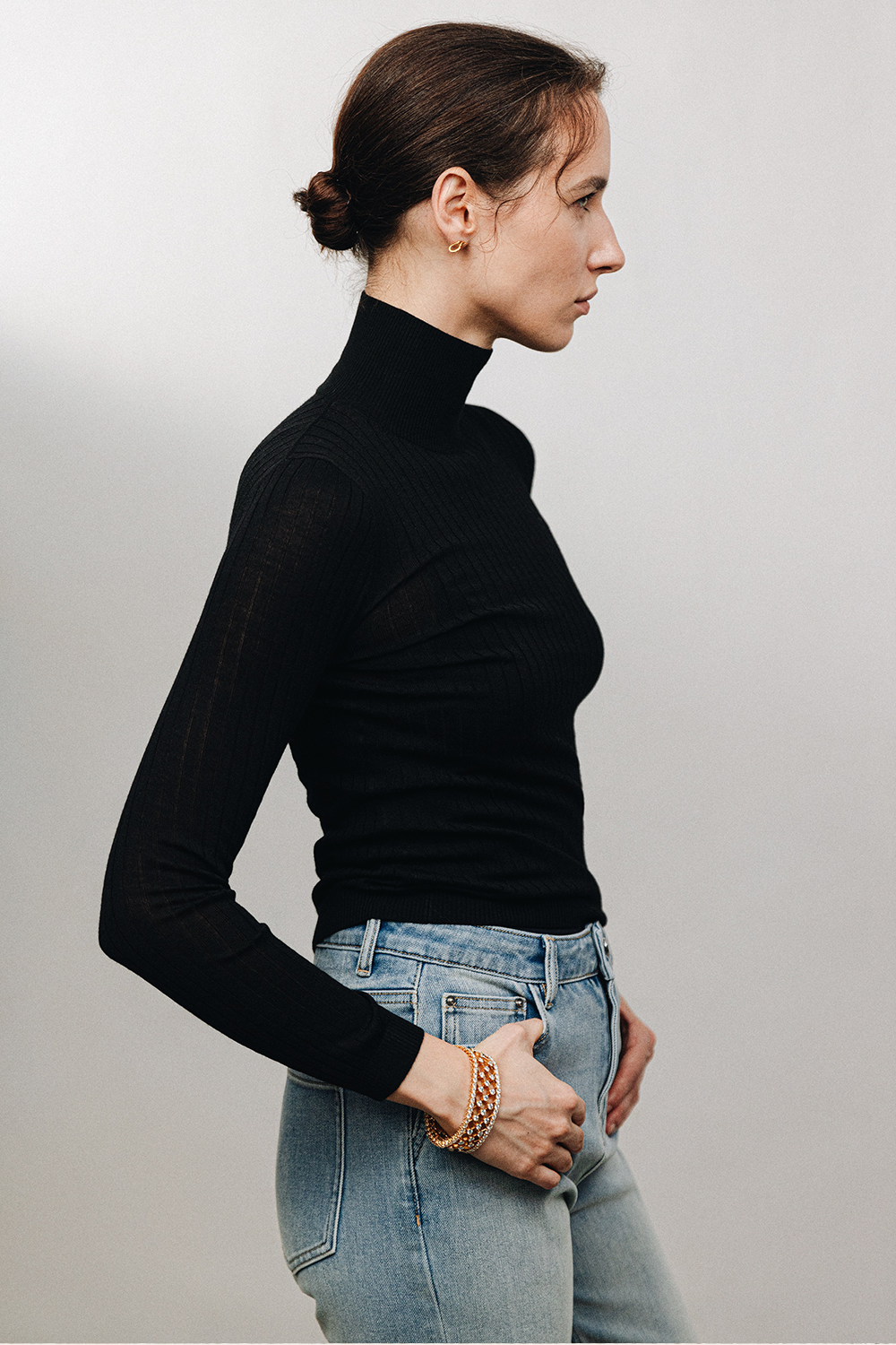 DILLY silk-blended wool sweater (Black)**Available by the Mid-October**