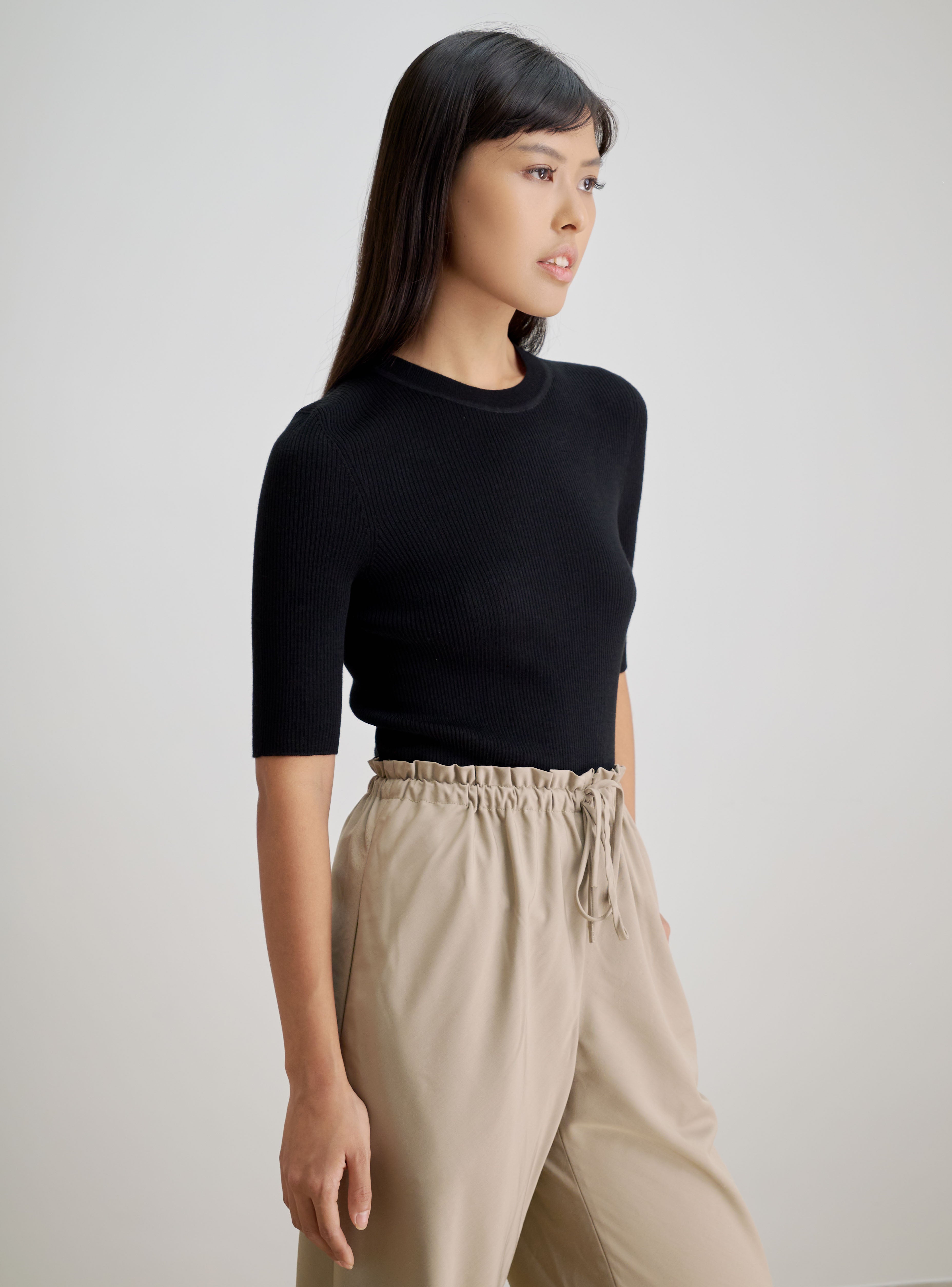 KATY seamless mid-sleeve wool top (Black)
