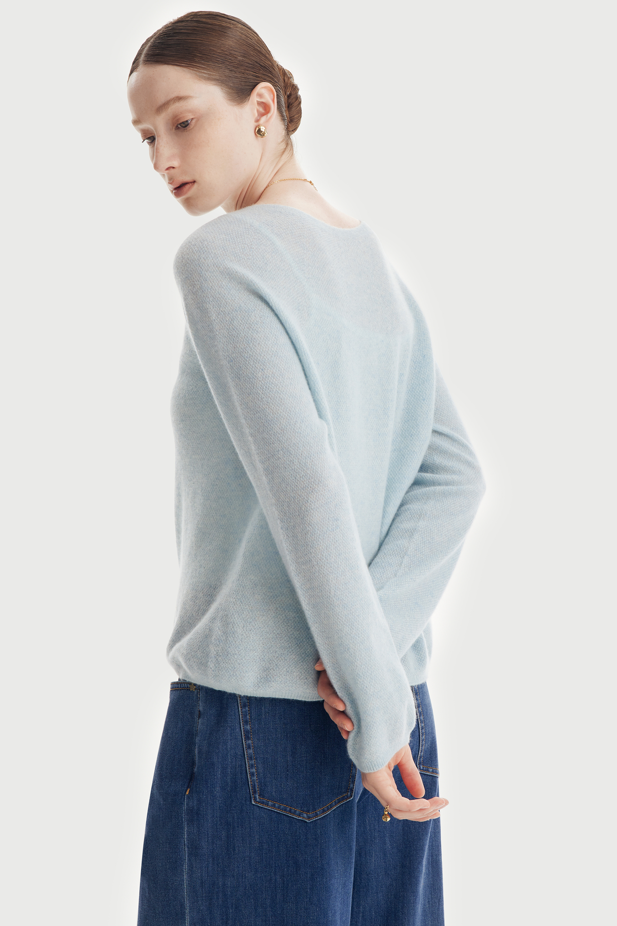 CARRIA silk-cashmere seamless pullover (Sky blue)