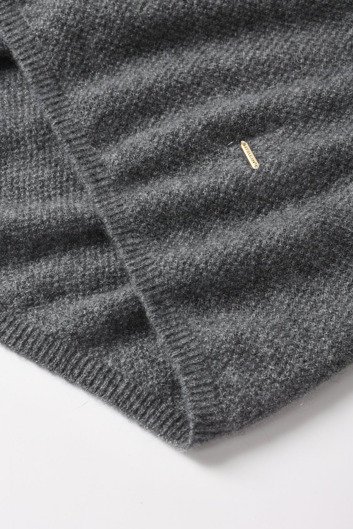 CARRIA silk-cashmere seamless pullover (Grey)