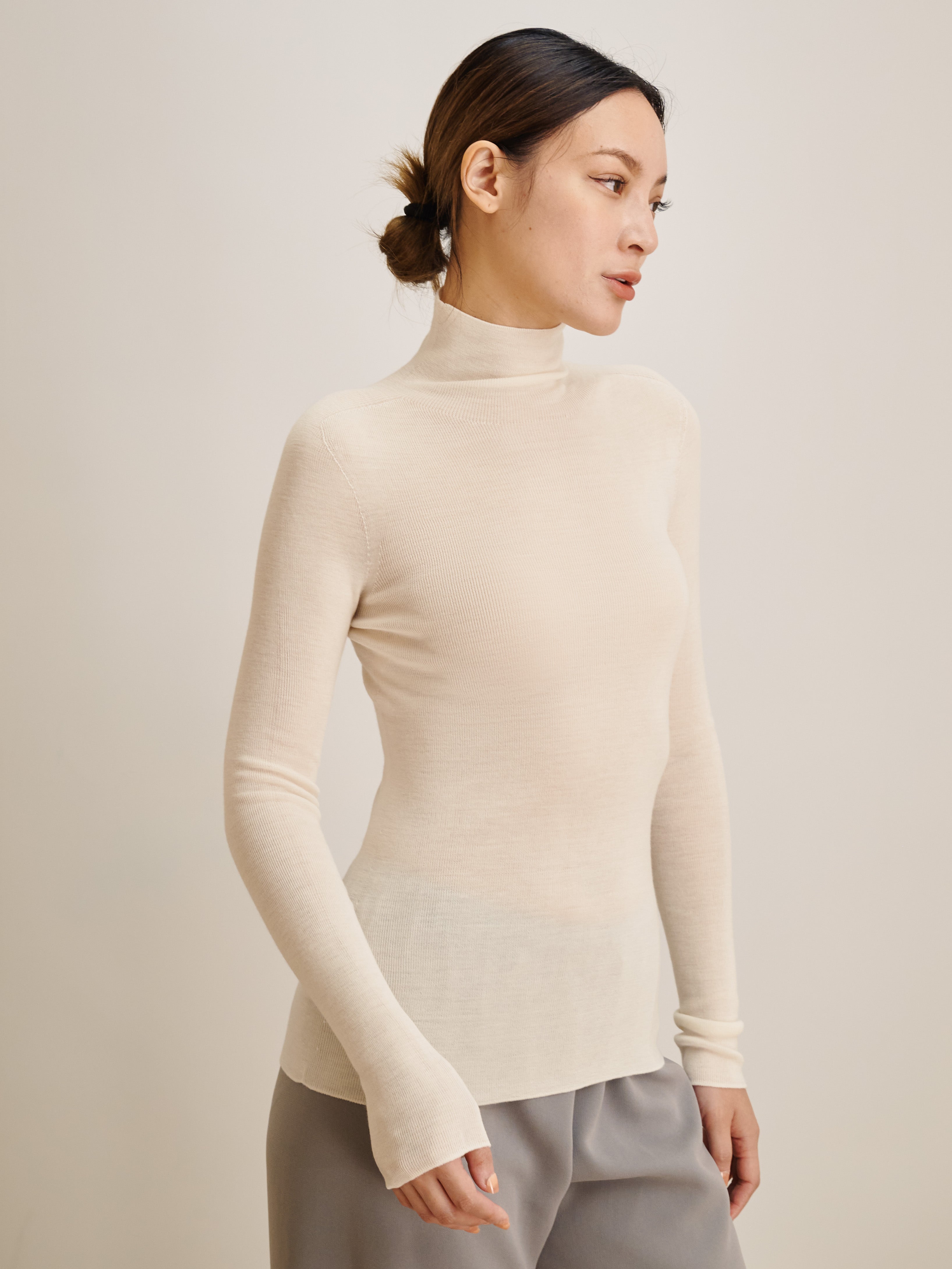 KAREN seamless turtleneck sweater (Off white)