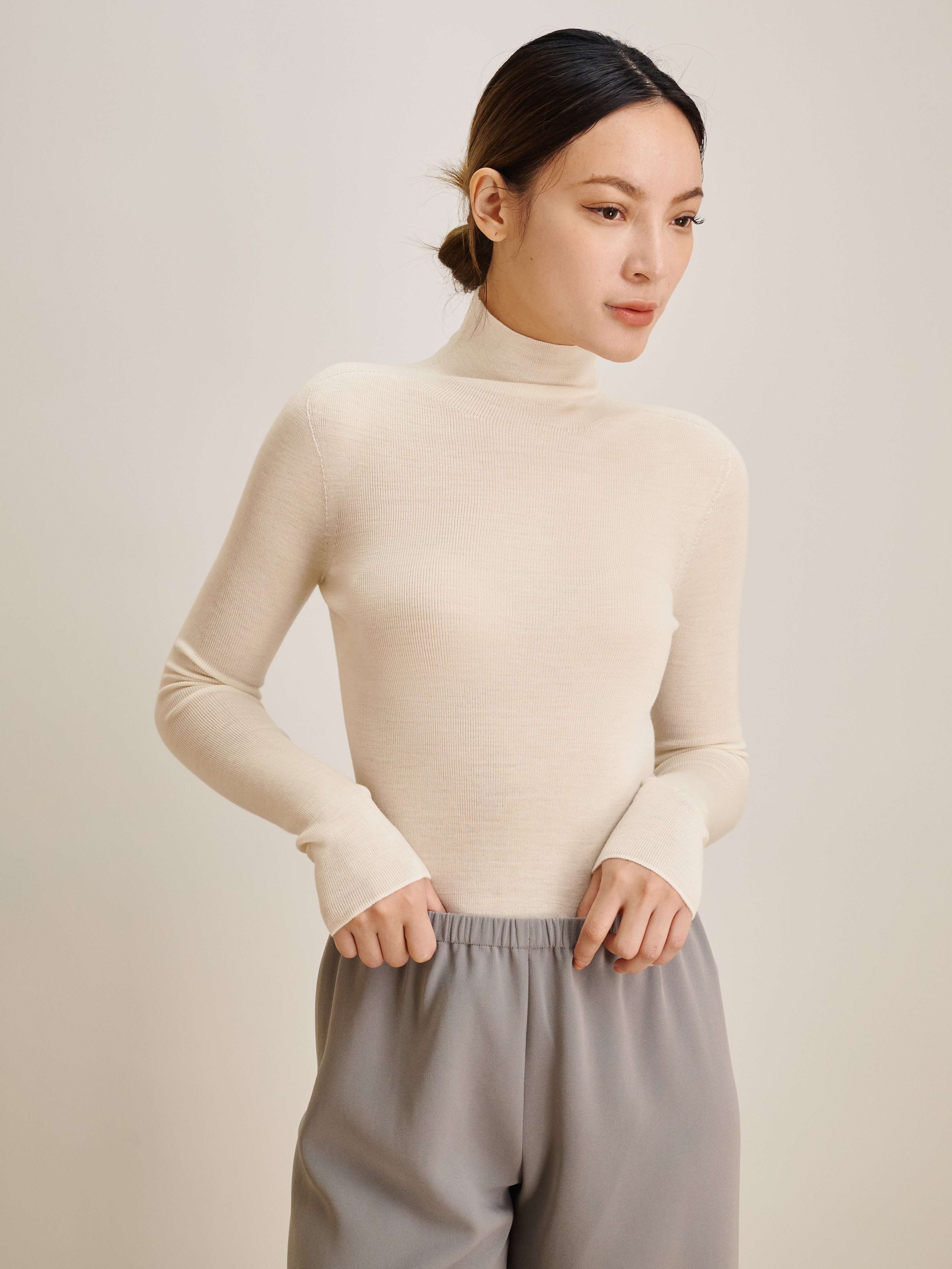 KAREN seamless turtleneck sweater (Off white)