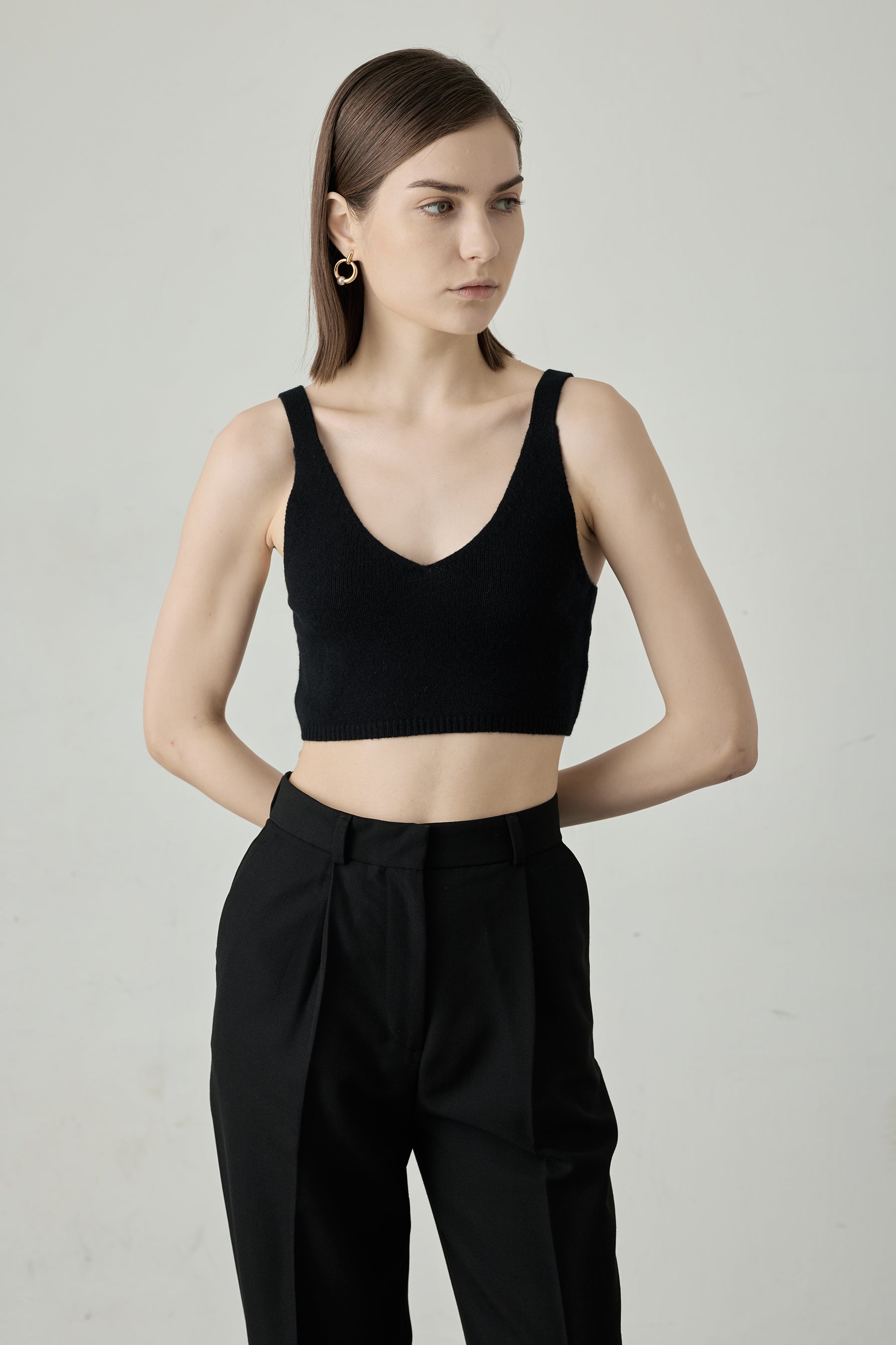 PIAN cashmere-blended tank (Black)