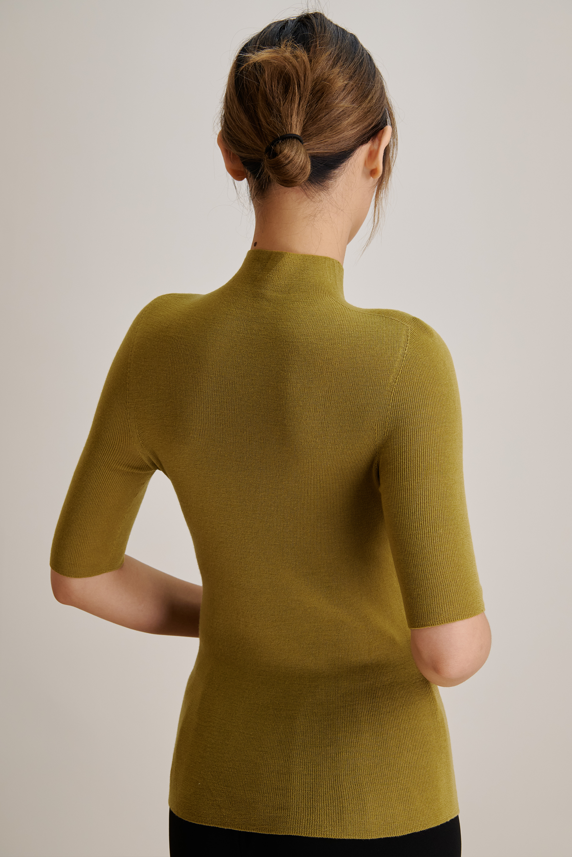 OLIVIA seamless mid-sleeves top (Mustard)