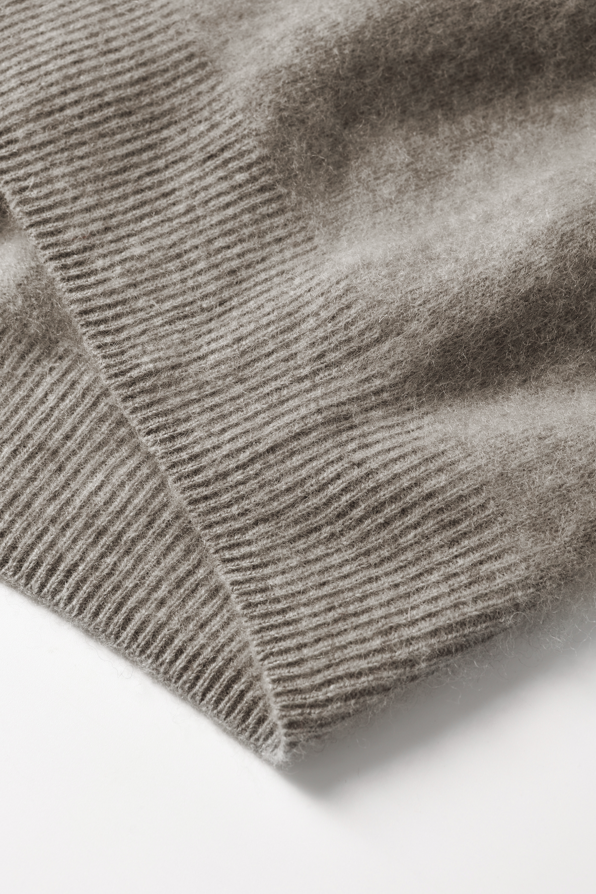 PHOENIX wool seamless pullover (Etoupe)