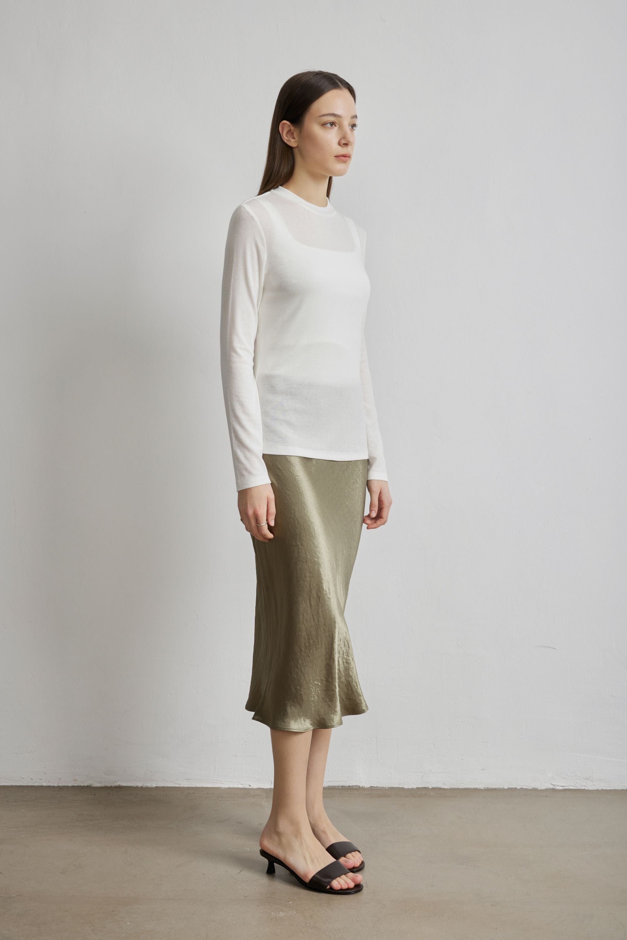 GLITTER 3.0 緞面中長半截裙（灰綠色）