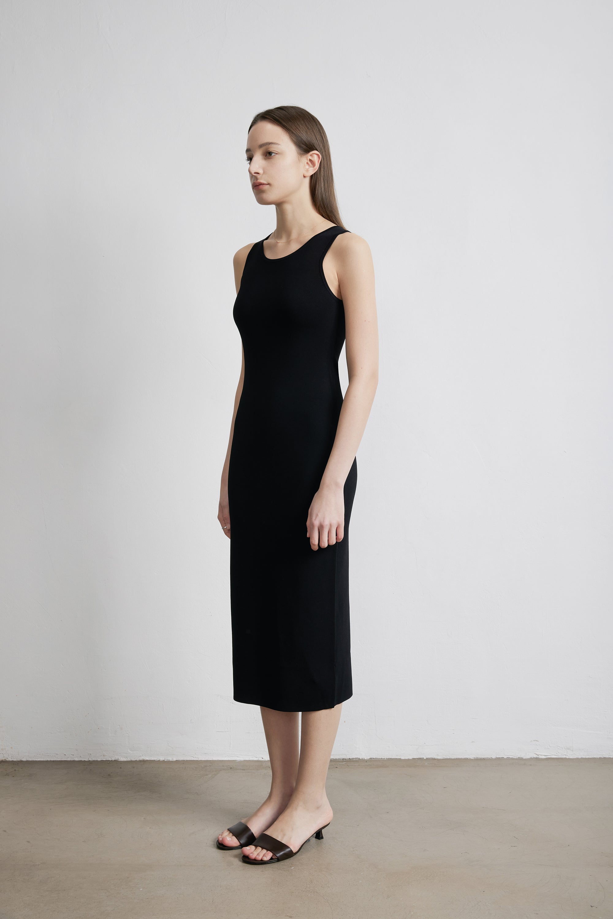 KEAN 平紋針織連衣裙（黑色）