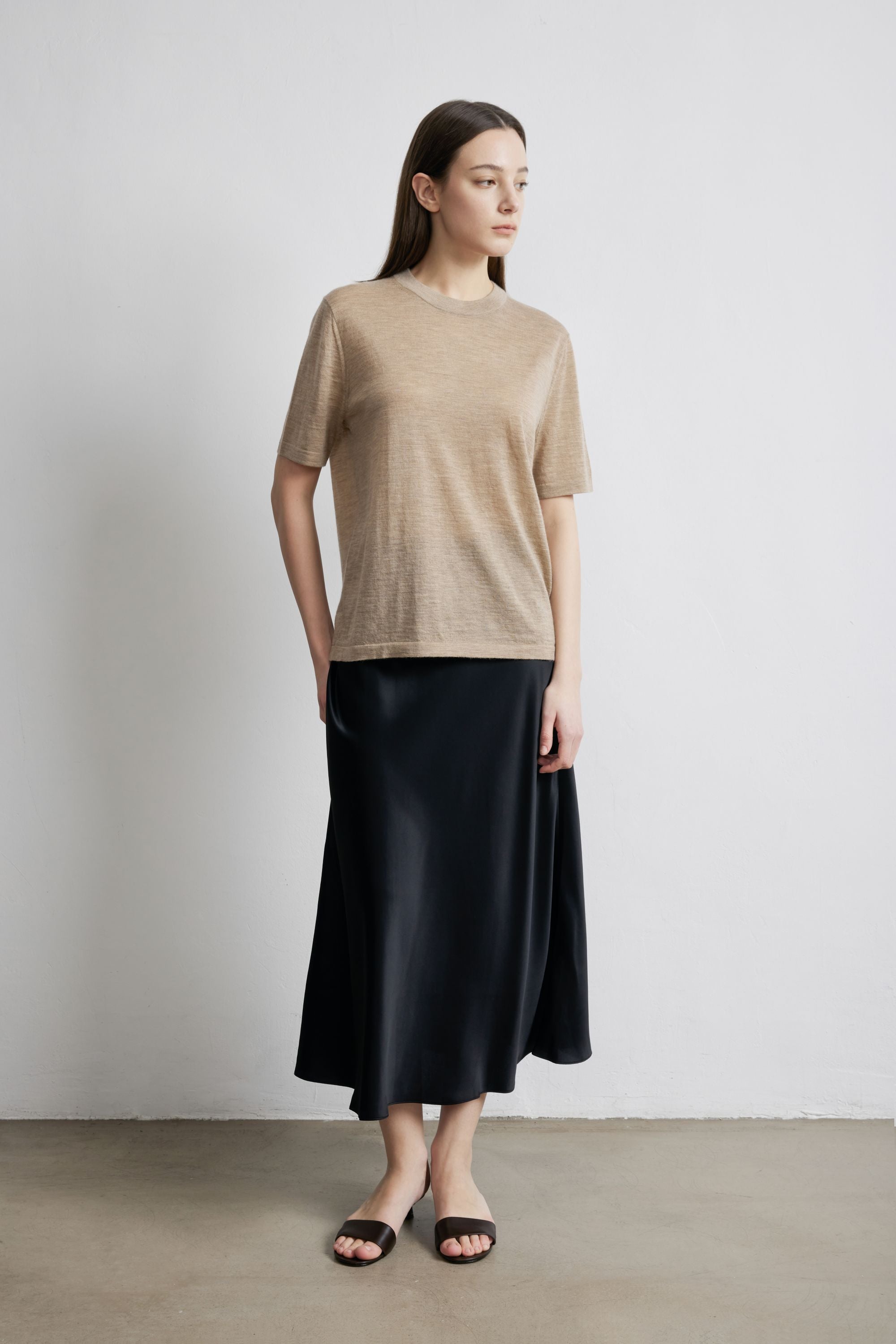 LONG GLITTER 2.0 緞面中長裙（黑色）