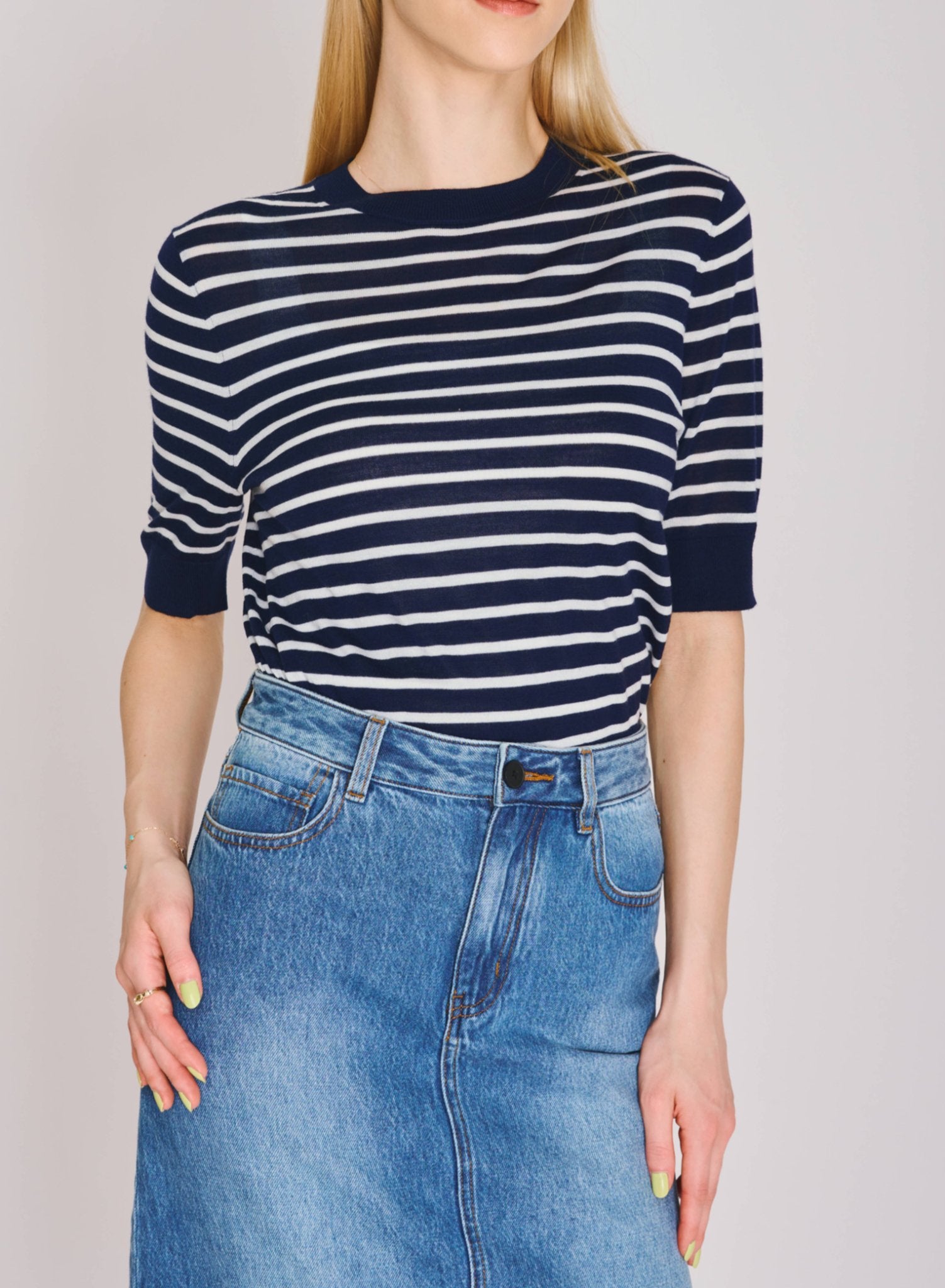 COLUMN superfine-wool top (Navy stripe) - STELLAM