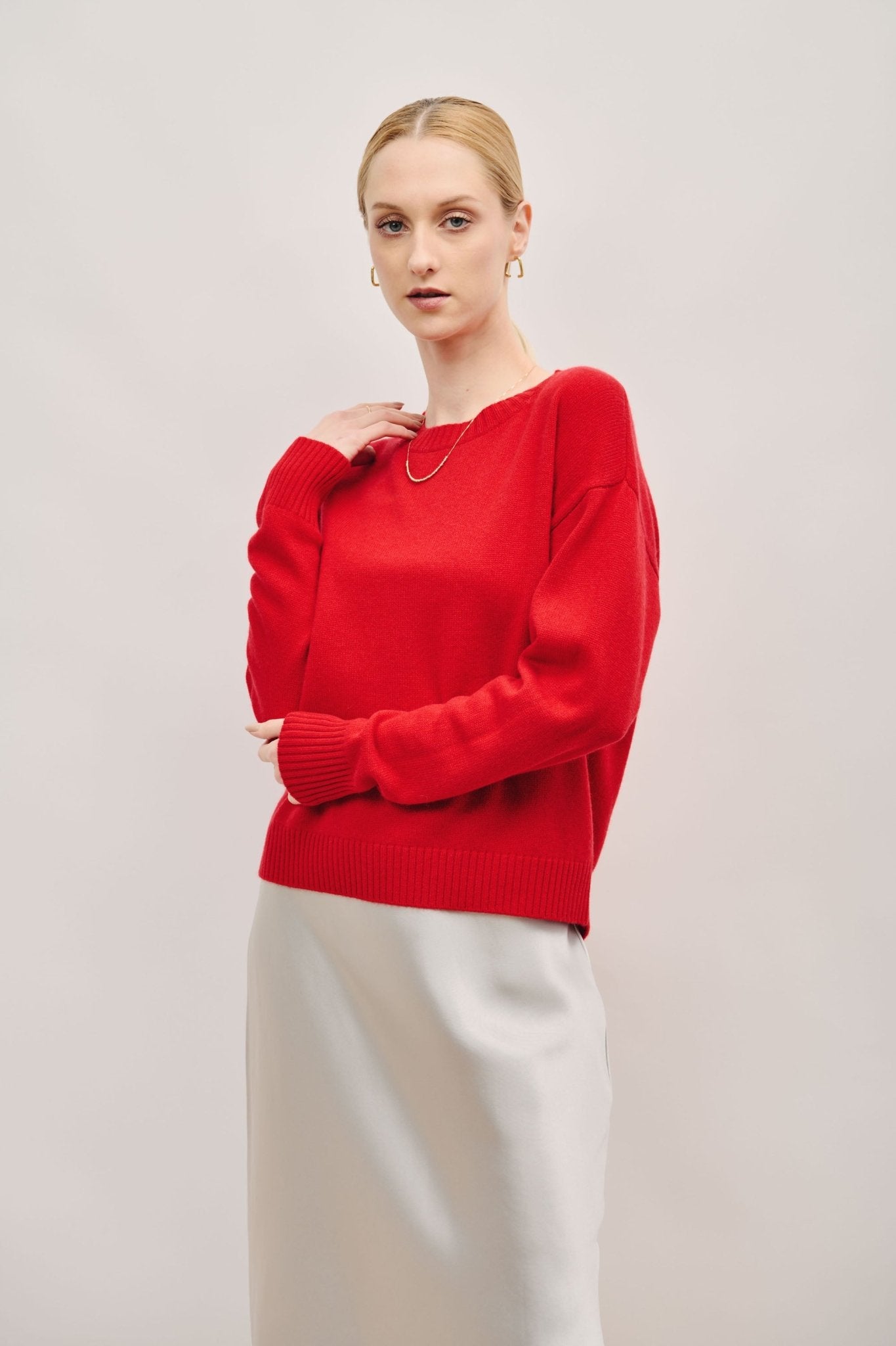 ISABEL cashmere-blended crew neck sweater (Red) - STELLAM